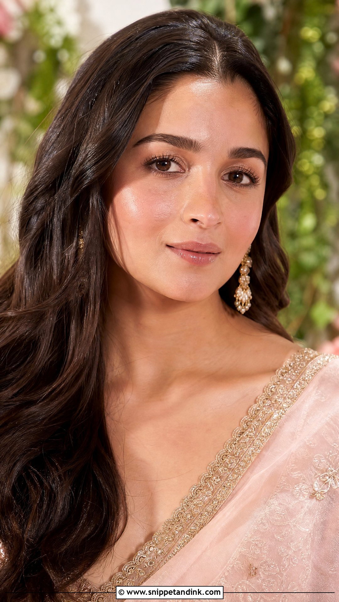 Alia Bhatt Dewy Bridal Makeup - Snippet and Ink - 20 Alia Bhatt Bridal Look Ideas