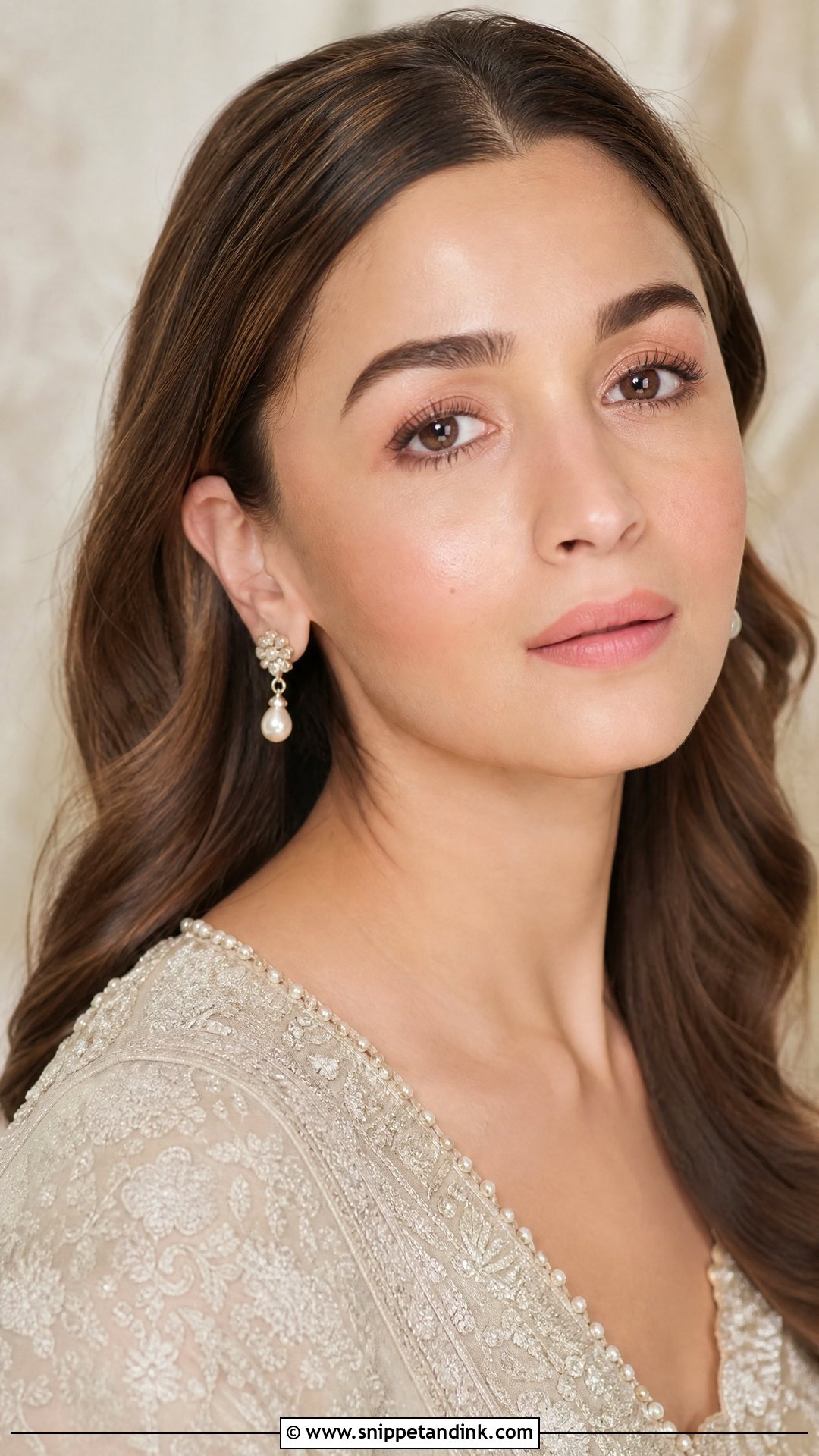 Alia Bhatt Minimal Bridal Makeup - Snippet and Ink - 20 Alia Bhatt Bridal Look Ideas