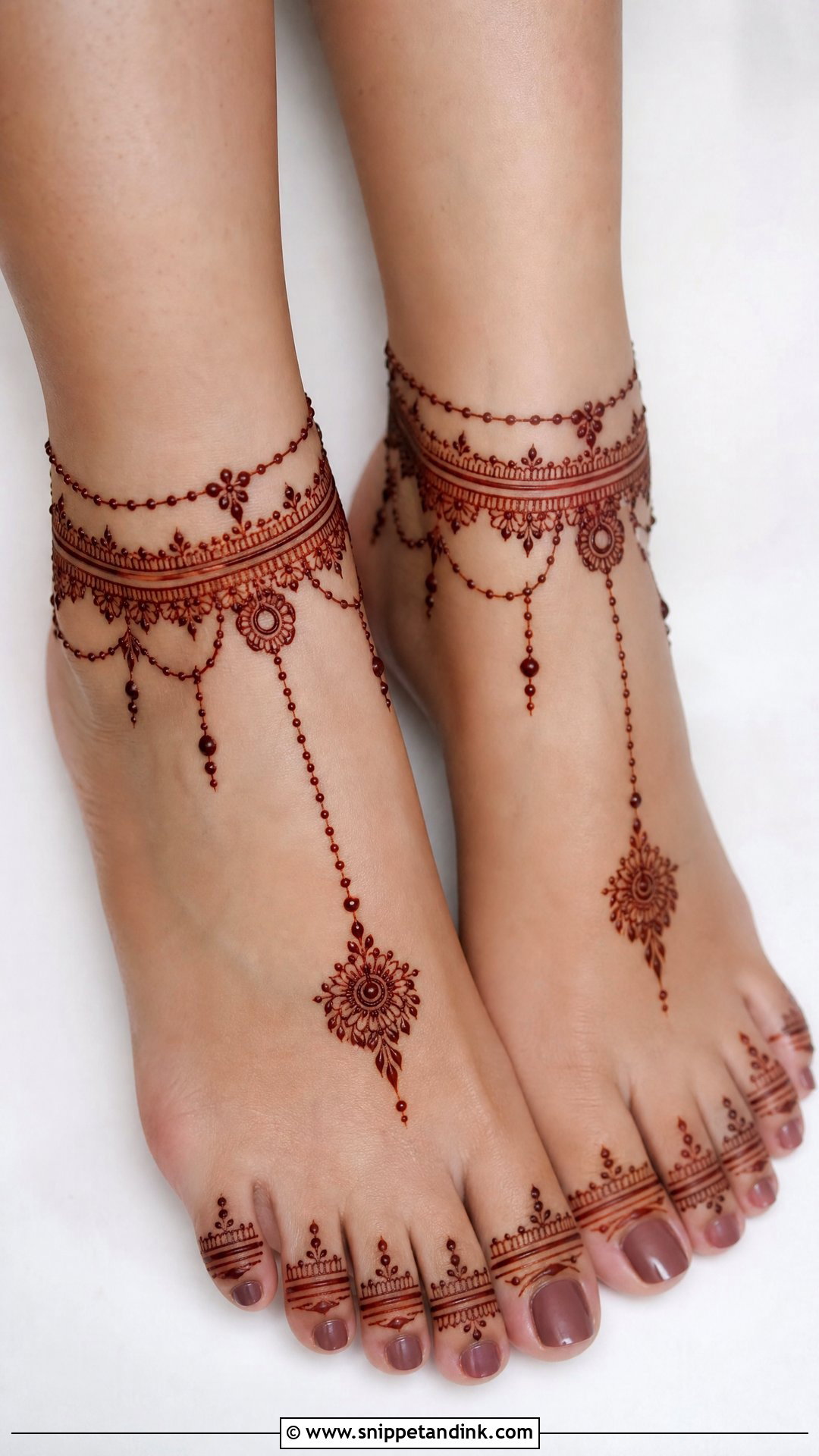 Anklet Bridal Leg Mehndi Design - Snippet and Ink - 20 Bridal Mehndi Designs for Leg