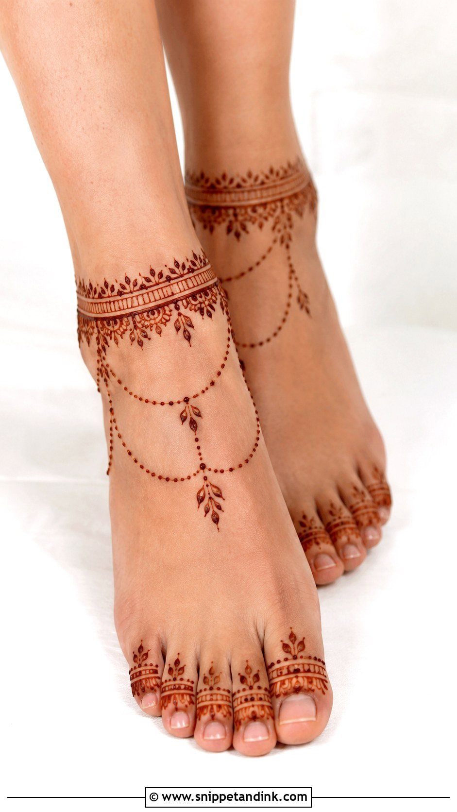 Anklet Mehndi Design For Legs - Snippet and Ink - 35 Legs Mehndi Design Ideas