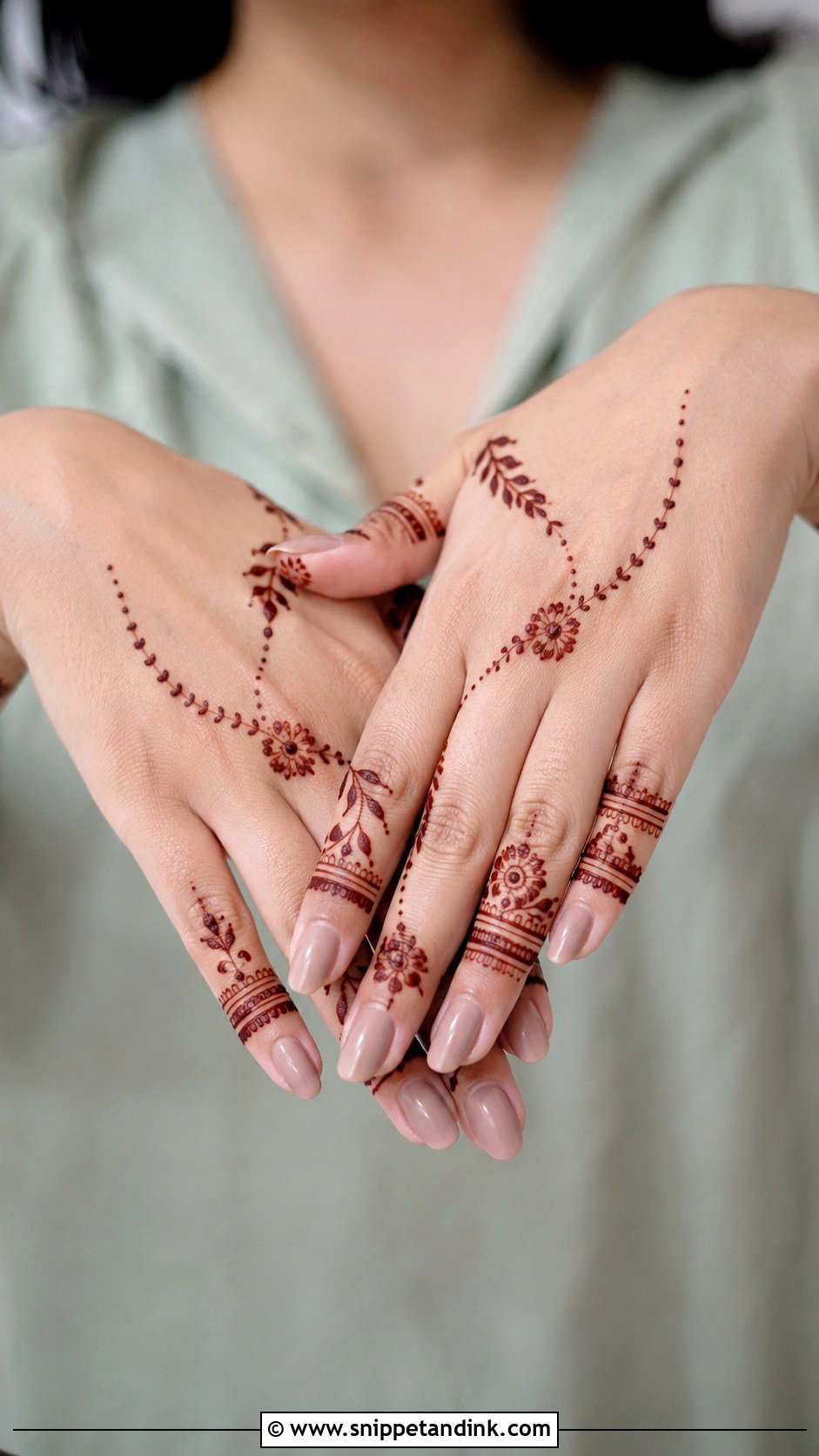 Arabian Finger Mehndi Design - Snippet and Ink - 35 Arabian Mehndi Design Ideas