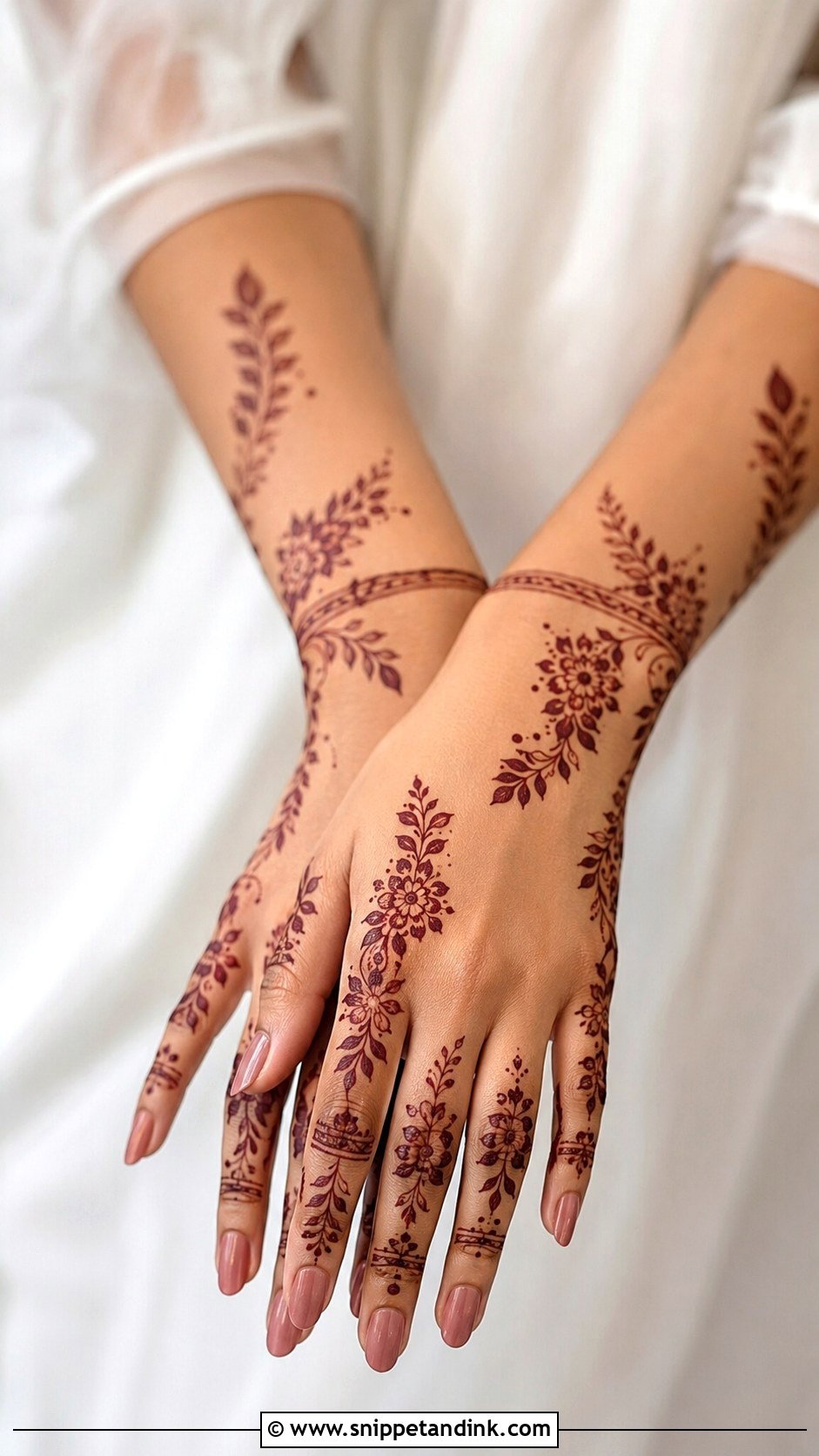 Arabian Khafif Mehndi Design - Snippet and Ink - 35 Arabian Mehndi Design Ideas