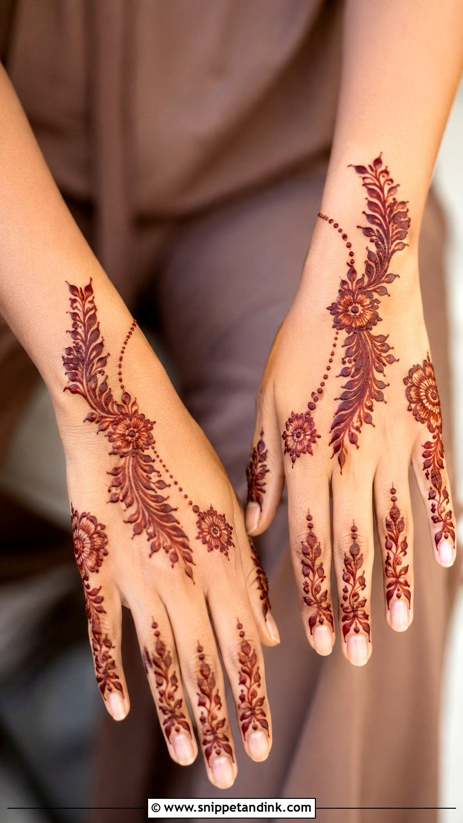 Arabic Back Finger Mehndi Design - Snippet and Ink - 35 Simple Arabic Mehndi Designs