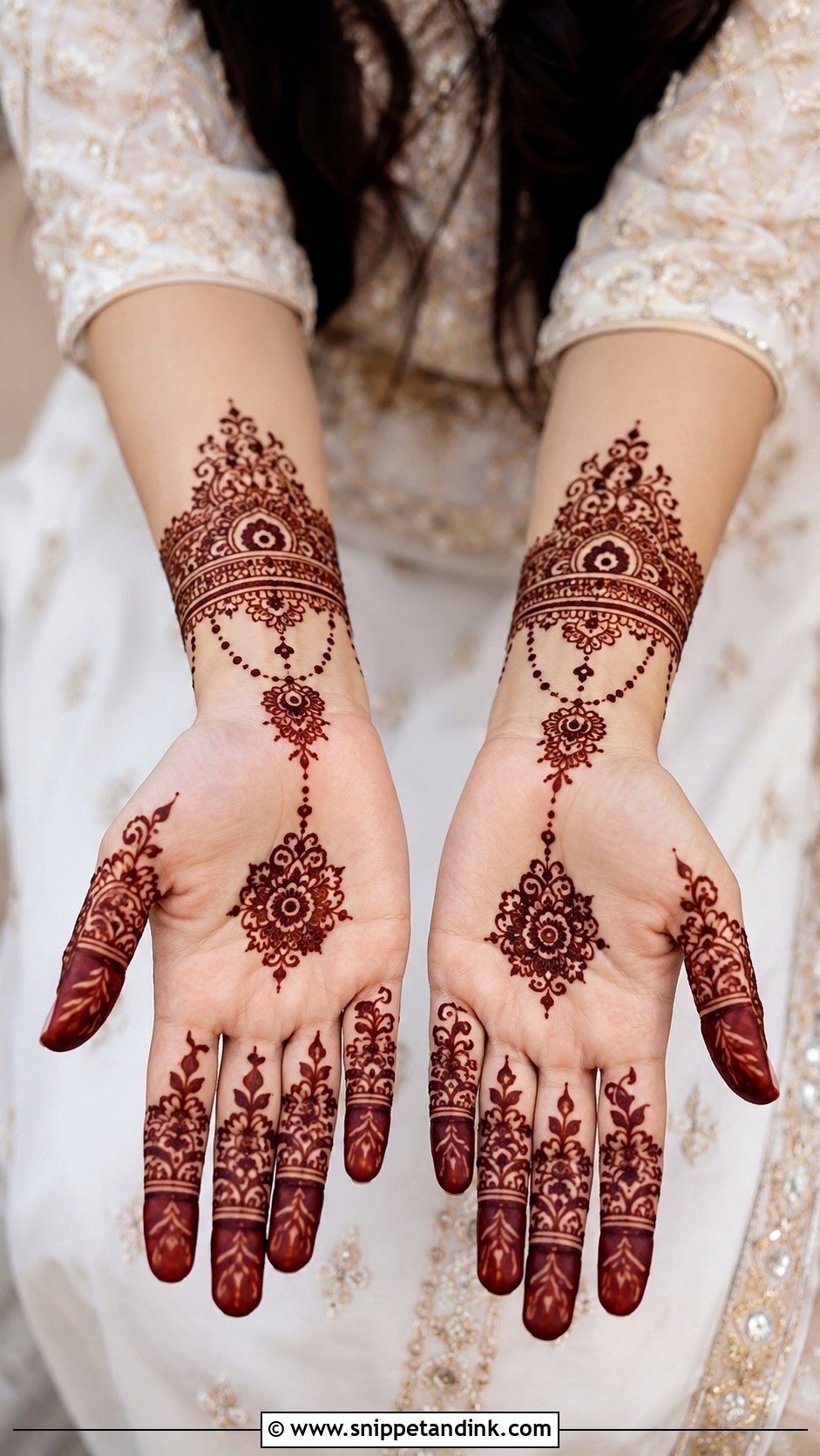 Arabic Bracelet Front Hand Mehndi Design - Snippet and Ink - 35 Arabic Front Hand Mehndi Designs