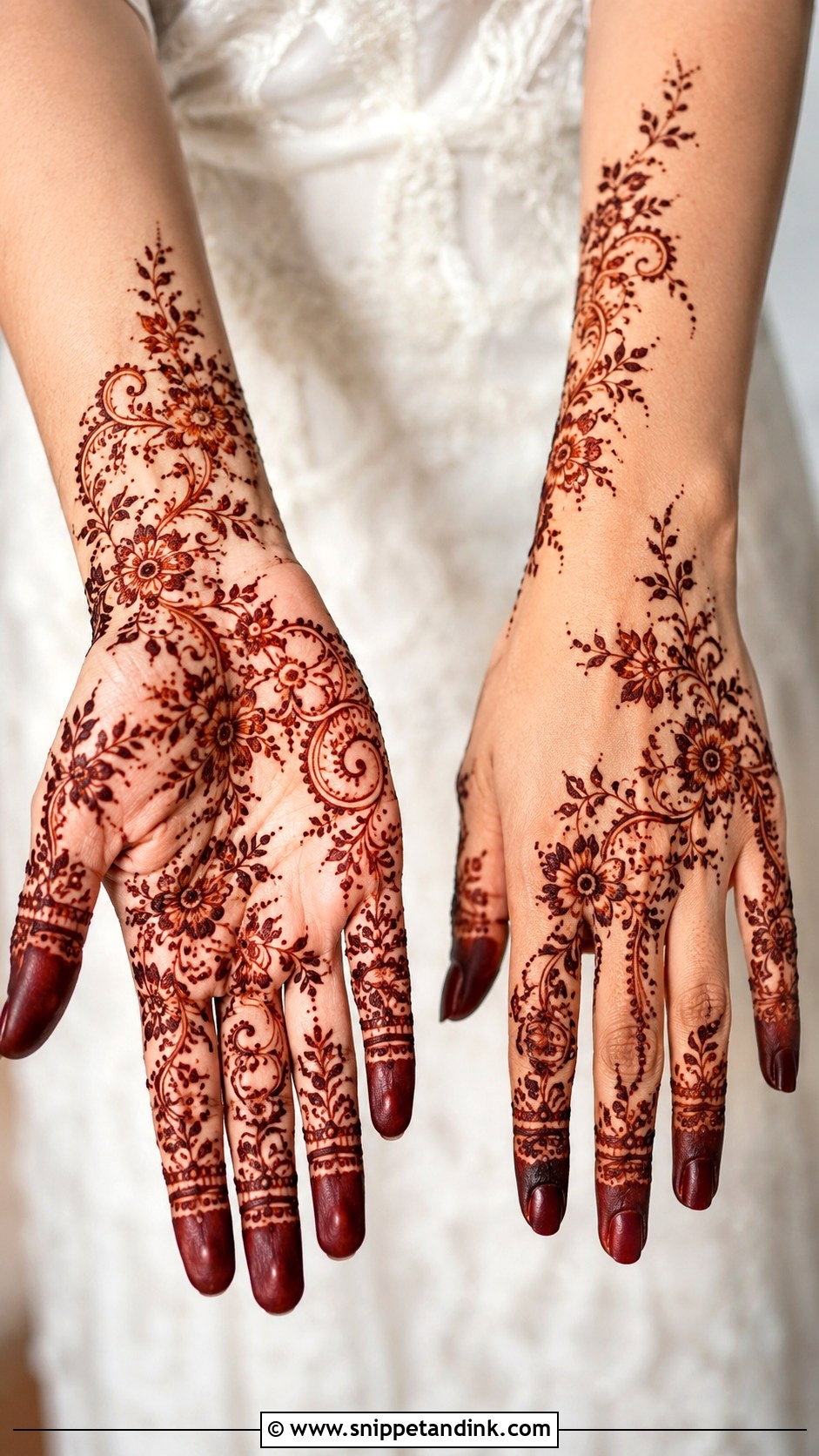 Arabic Bridal Mehndi Design With Khafif Pattern - Snippet and Ink - 30 Arabic Bridal Mehndi Designs