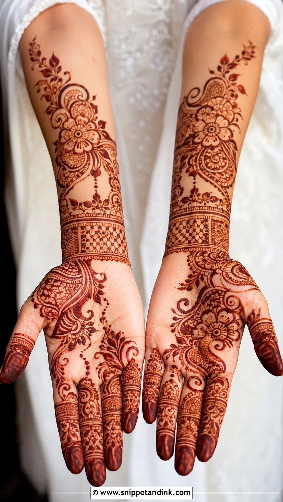 Arabic Bridal Simple Mehndi Design - Snippet and Ink - 35 Simple Arabic Mehndi Designs