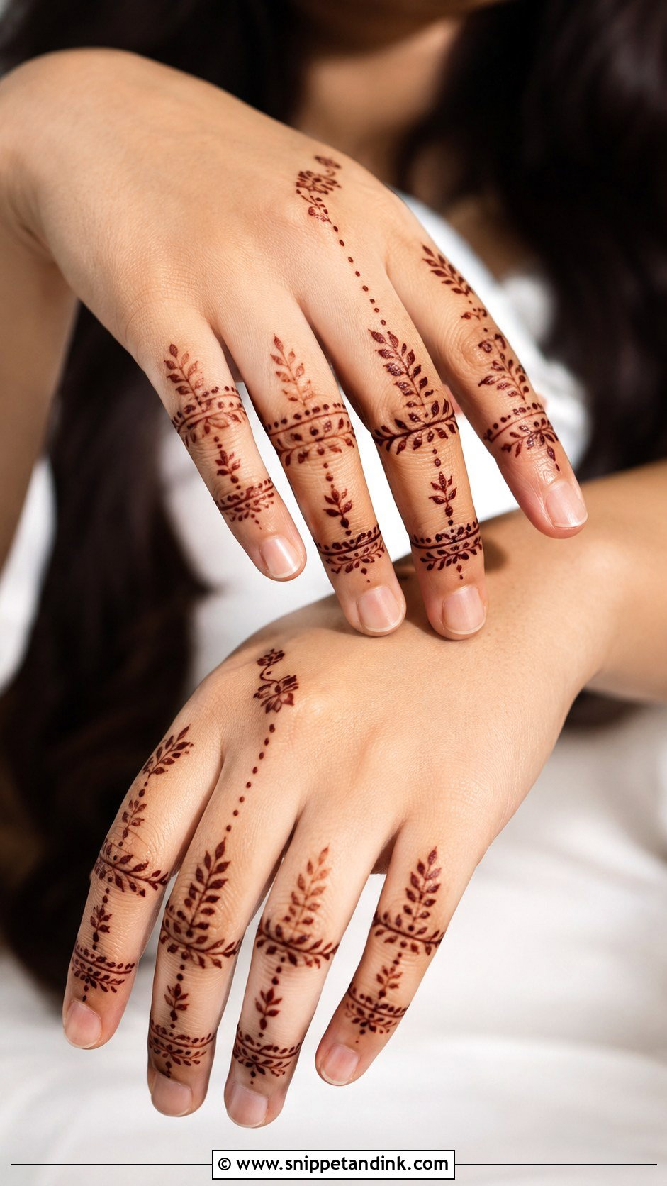 Arabic Finger Mehndi Design - Snippet and Ink - 35 Modern Arabic Mehndi Designs