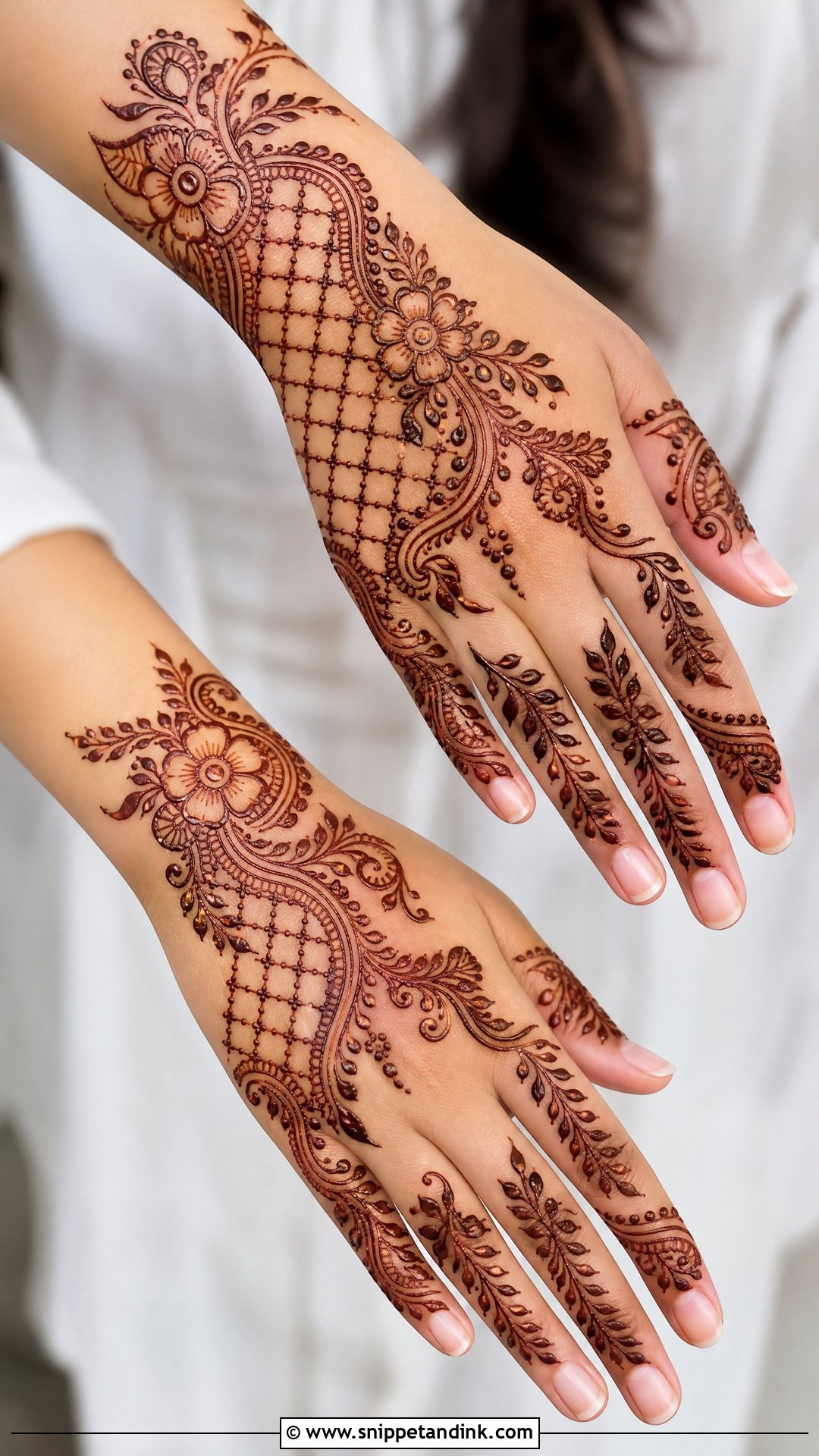 Arabic Jaali Mehndi Design - Snippet and Ink - 35 Arabic Mehndi Designs