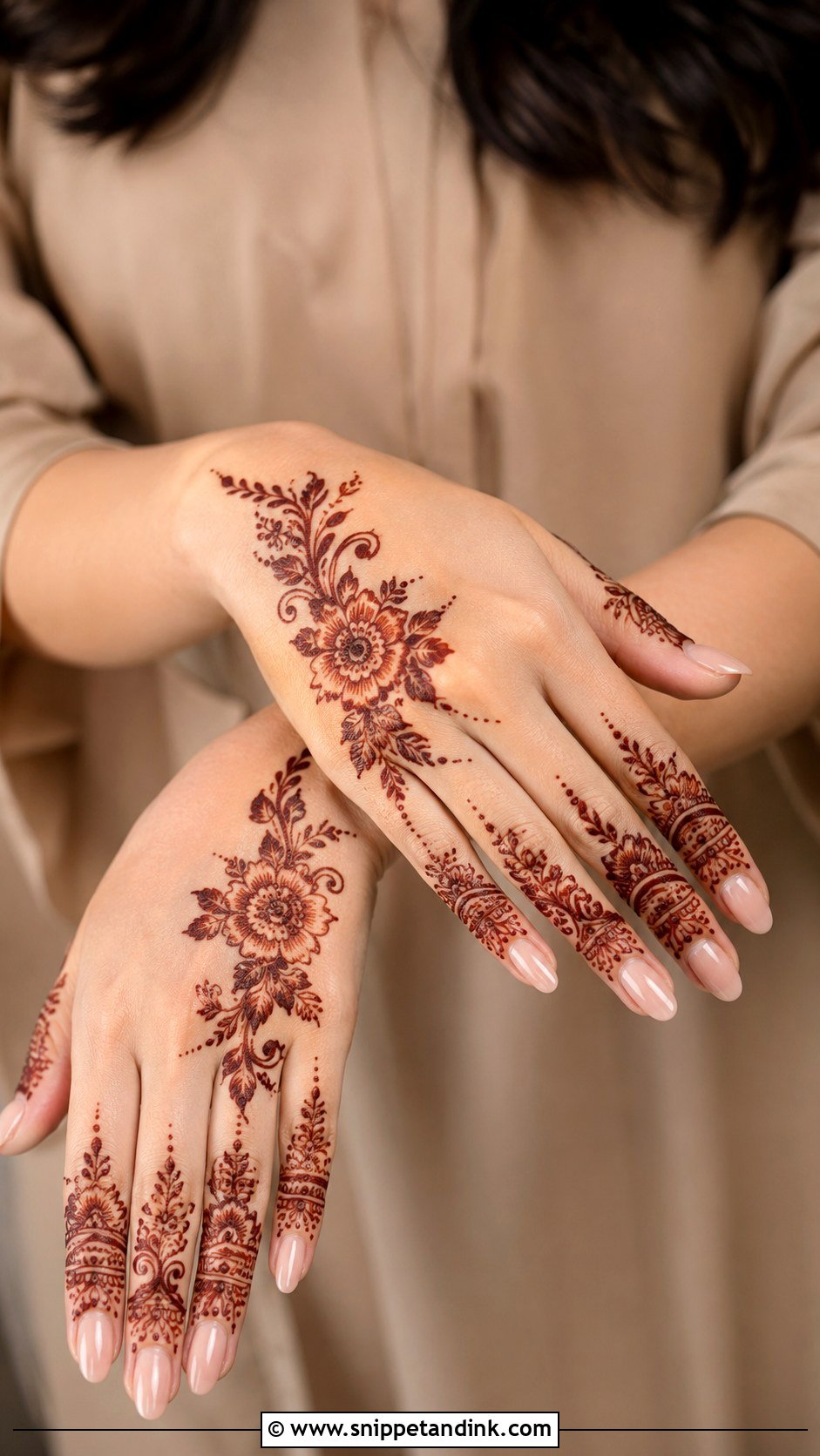 Arabic Khafif Mehndi Design - Snippet and Ink - 35 Modern Arabic Mehndi Designs