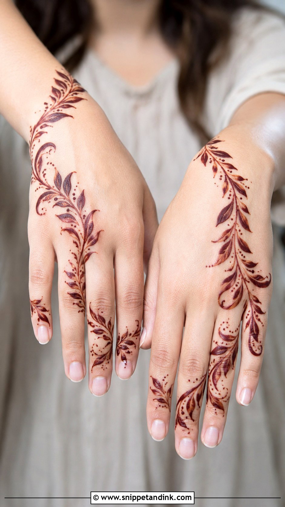 Arabic Leaf Vine Mehndi Design - Snippet and Ink - 35 Simple Arabic Mehndi Designs