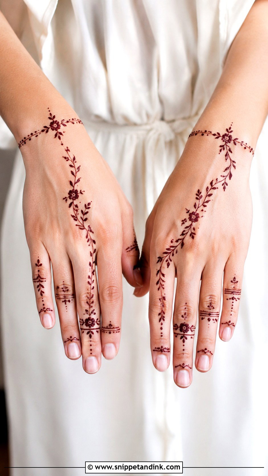 Arabic Minimal Mehndi Design - Snippet and Ink - 35 Modern Arabic Mehndi Designs