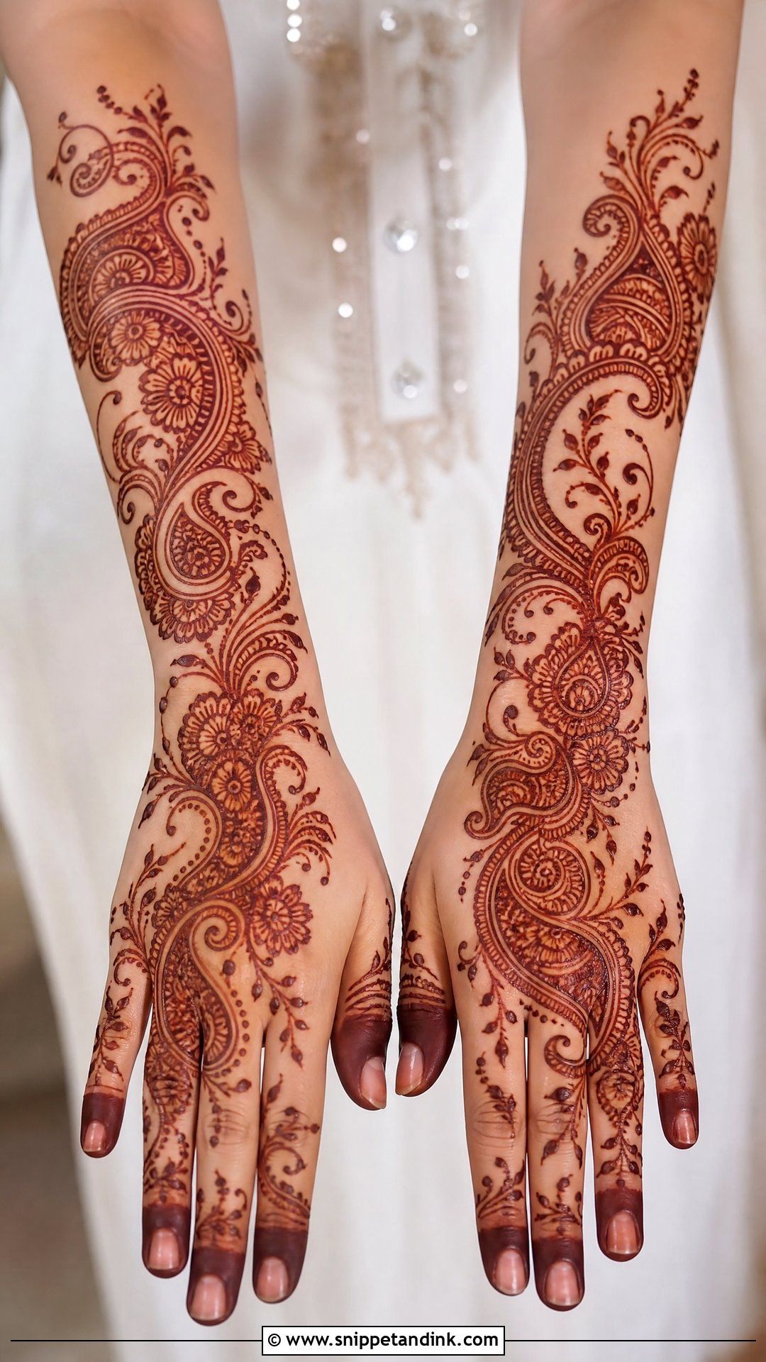 Arabic Paisley Bridal Mehndi - Snippet and Ink - 25 Arabic Mehndi Designs Brides