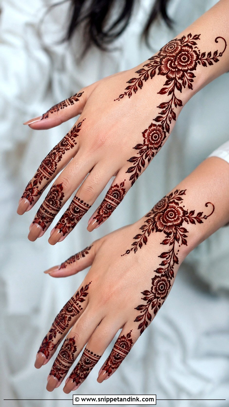 Arabic Side Hand Mehndi Design - Snippet and Ink - 35 Simple Arabic Mehndi Designs