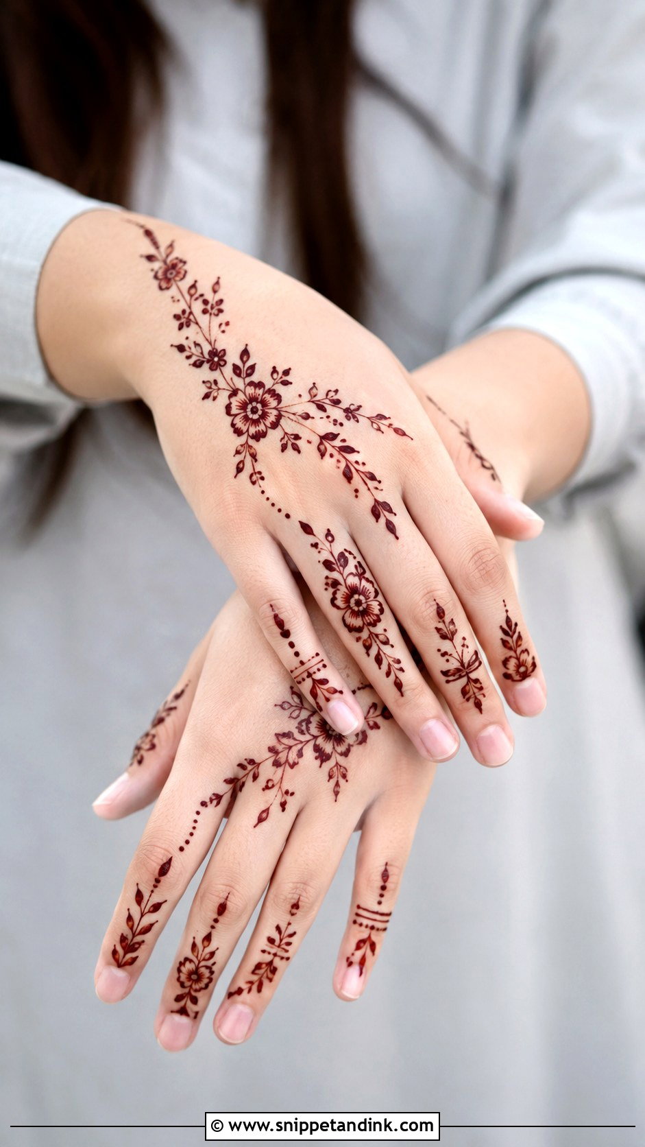 Arabic Small Hand Mehndi Design - Snippet and Ink - 35 Simple Arabic Mehndi Designs
