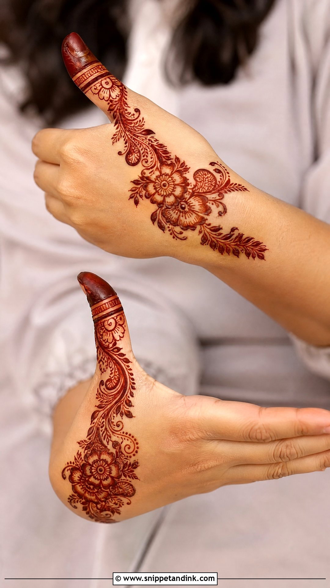 Arabic Thumb Mehndi Design - Snippet and Ink - 35 Arabic Mehndi Designs