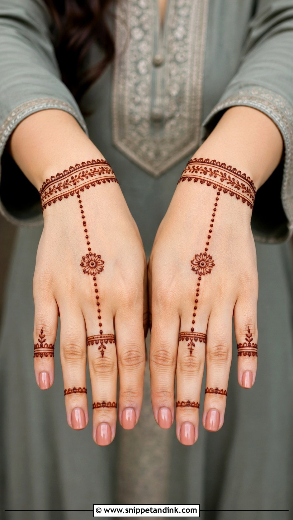 Back Hand Chain Mehndi Design - Snippet and Ink - 30 Simple Easy Back Hand Mehndi Design Ideas