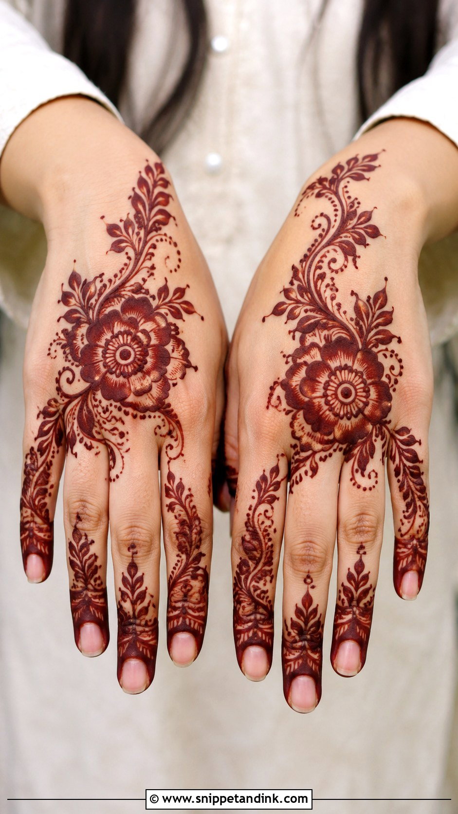 Back Hand Gulf Mehndi Design - Snippet and Ink - 30 Simple Easy Back Hand Mehndi Design Ideas