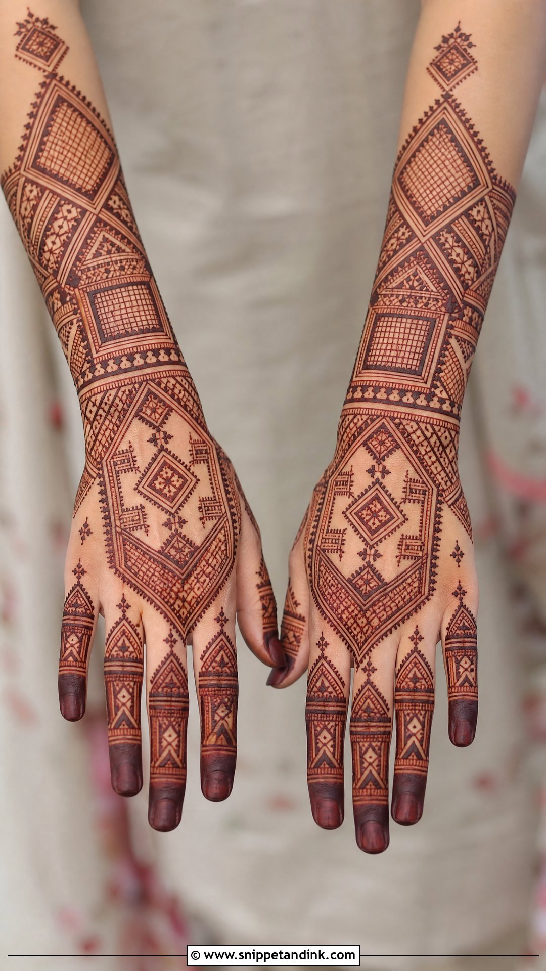 Balochi Geometric Mehndi Design - Snippet and Ink - 20 Balochi Mehndi Designs