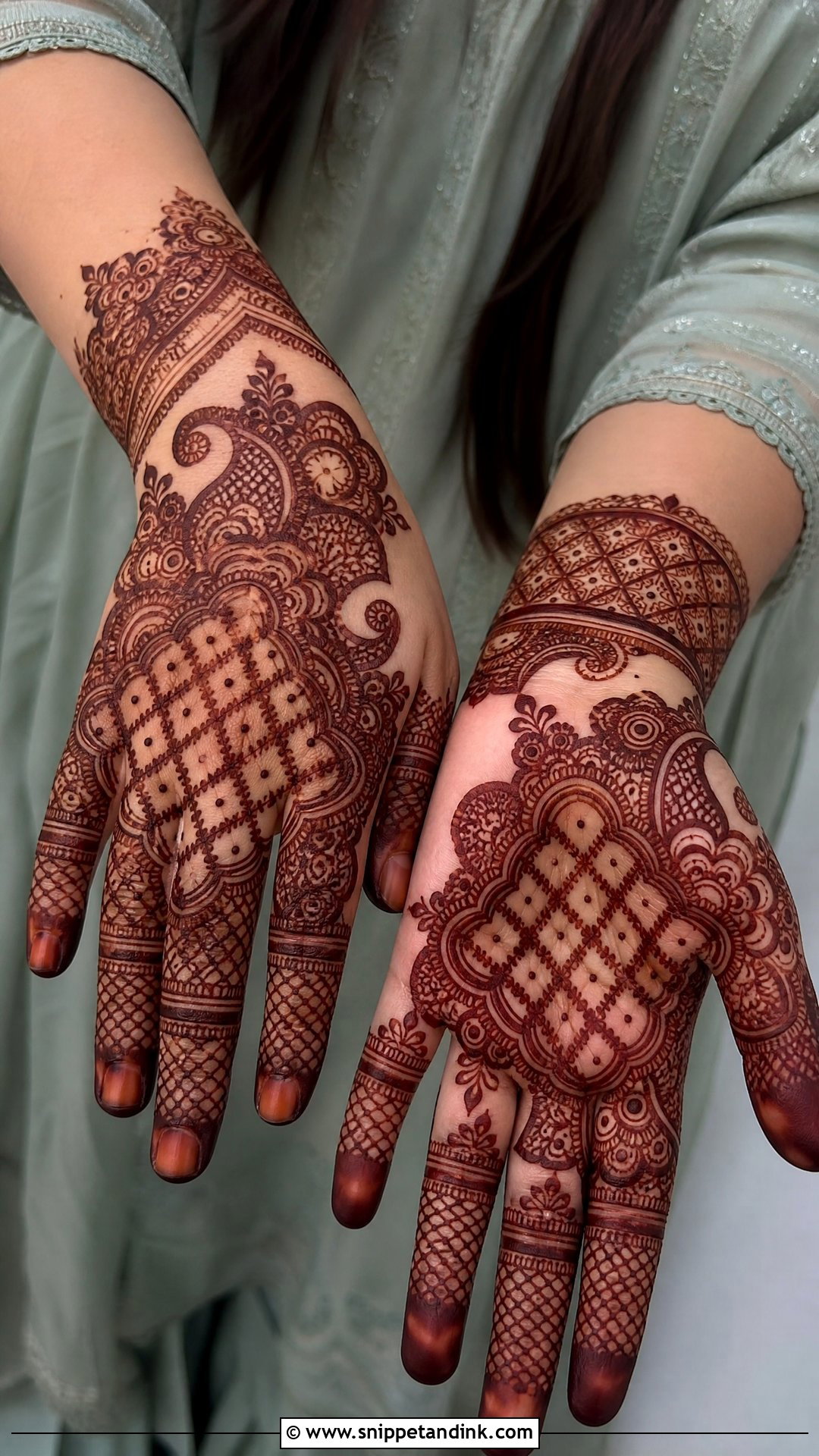 Balochi Jaali Mehndi Design - Snippet and Ink - 20 Balochi Mehndi Designs