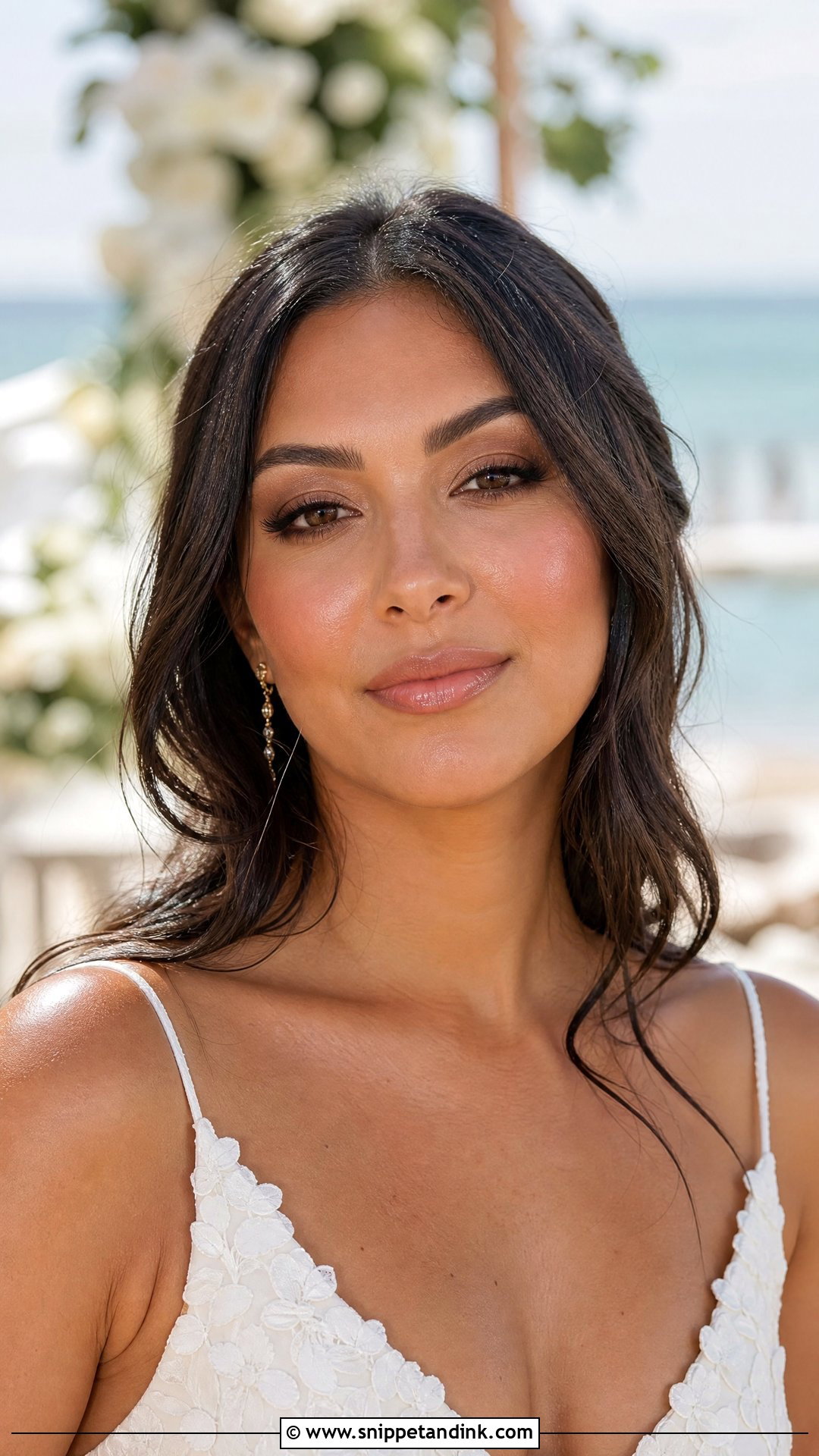 Beach Bridal Makeup - Snippet and Ink - 25 Natural Glowy Bridal Makeup Ideas