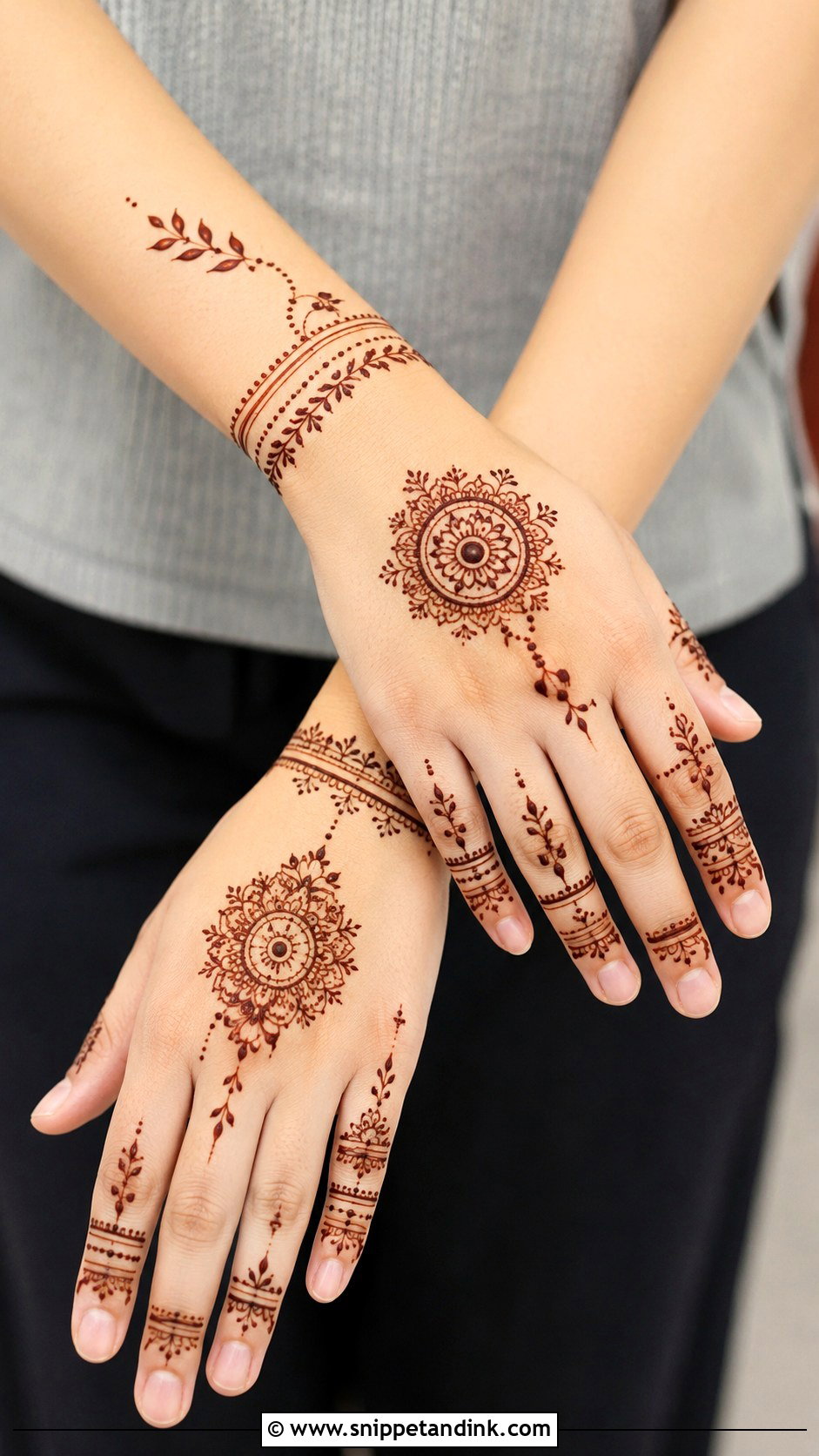 Beginner Aesthetic Mehndi Design - Snippet and Ink - 35 Aesthetic Mehndi Designs