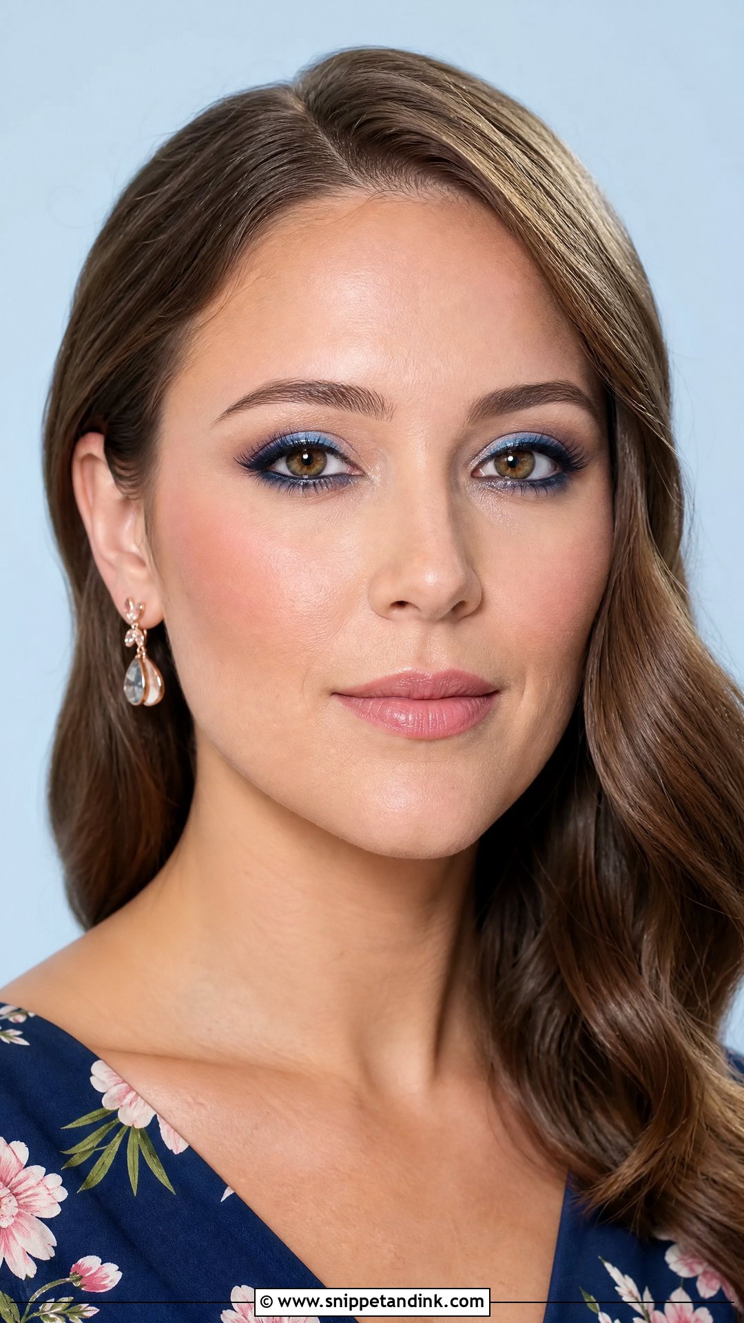Blue Wedding Guest Eye Makeup - Snippet and Ink - 20 Wedding Guest Eye Makeup Ideas