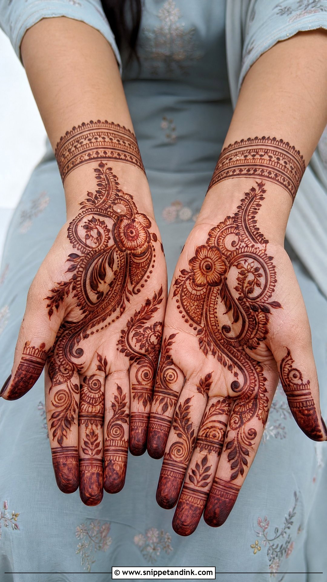 Bracelet Bail Front Hand Mehndi Design - Snippet and Ink - 25 Bail Front Hand Mehndi Design Ideas