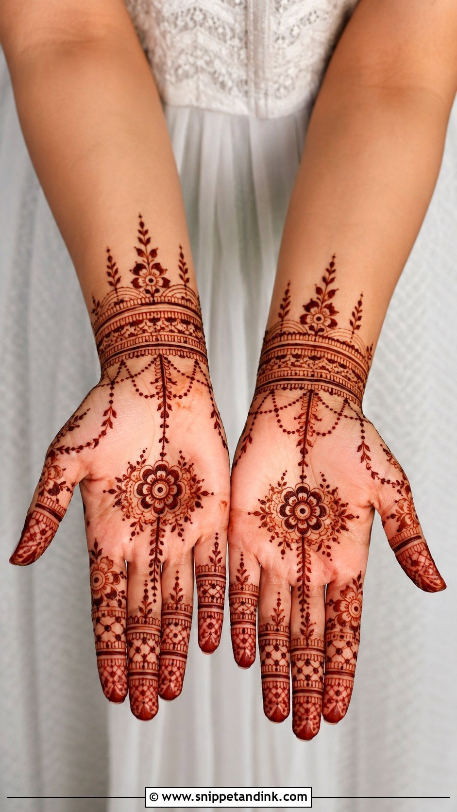 Bracelet Front Hand Mehndi Design - Snippet and Ink - 35 Simple Unique Front Hand Mehndi Designs