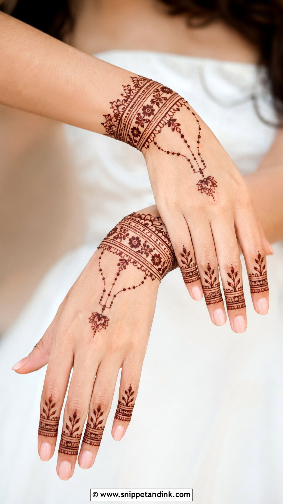 Bracelet Mehndi - Snippet and Ink - 30 New Unique Mehndi Designs