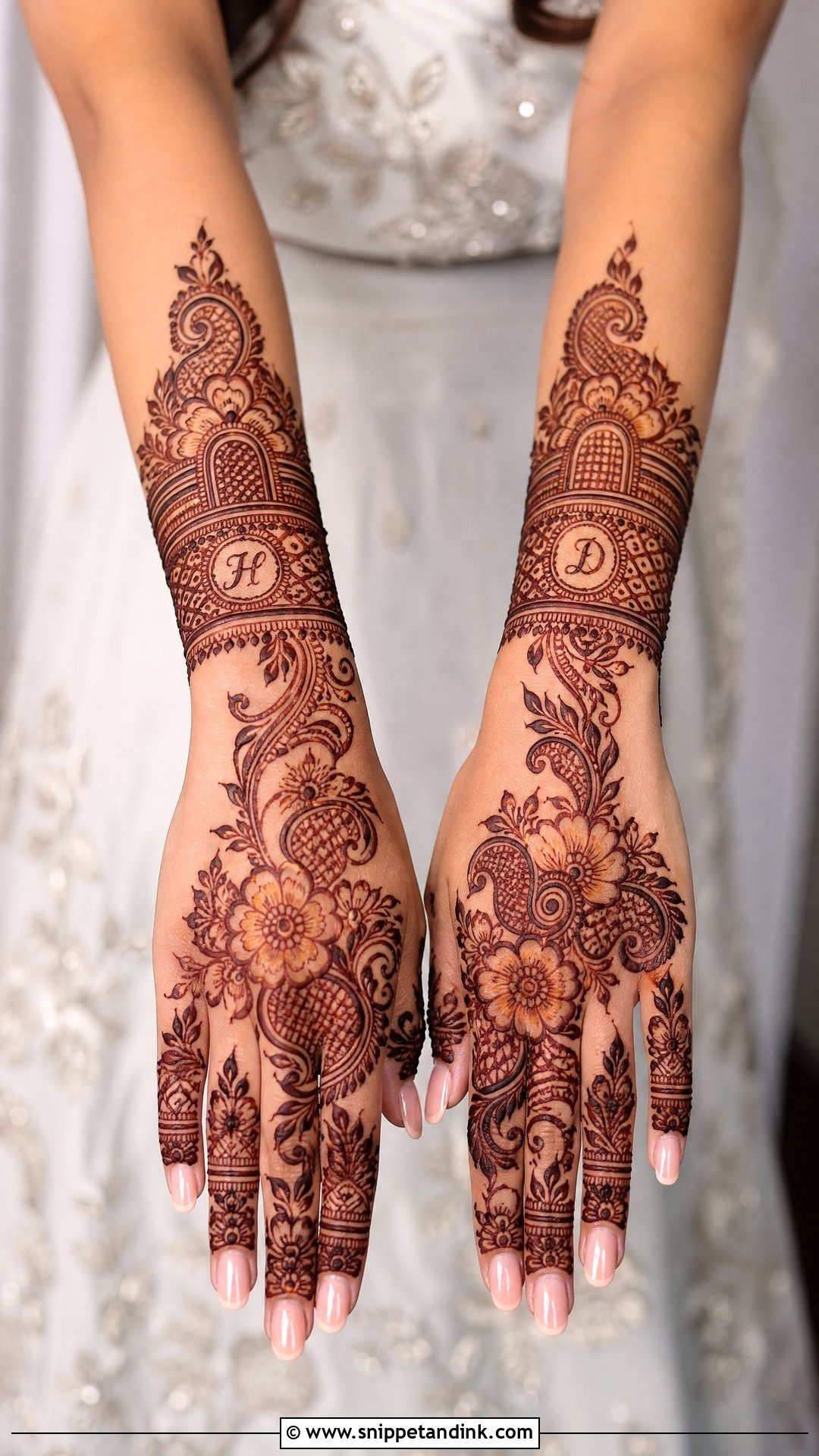 Bridal Arabic Back Hand Mehndi Design - Snippet and Ink - 30 Latest Arabic Back Hand Mehndi Designs