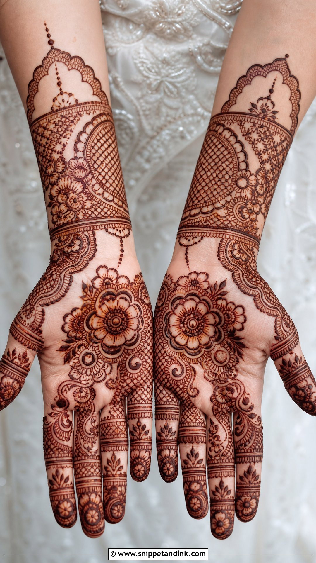 Bridal Arabic Lace Palm Mehndi Design - Snippet and Ink - 20 Bridal Arabic Full Hand Palm Mehndi Designs