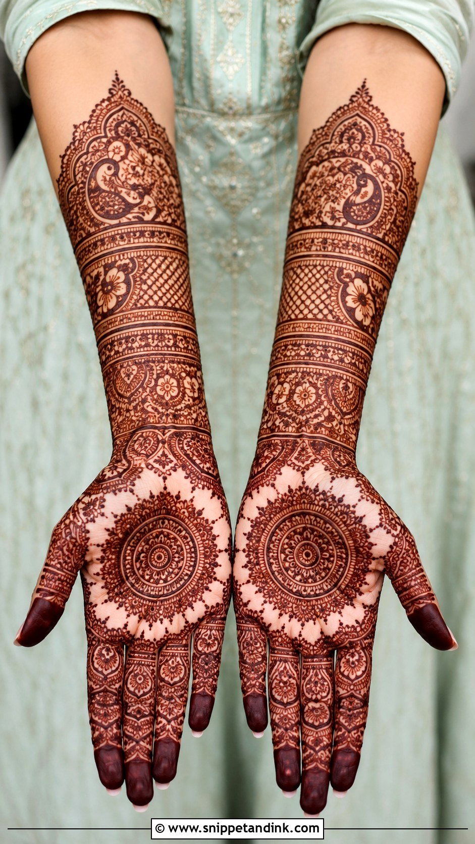 Bridal Circle Mehndi Design - Snippet and Ink - 35 Circle Mehndi Designs