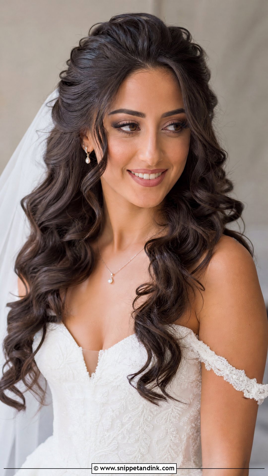Bridal Loose Curls - Snippet and Ink - 15 Bridal Hair Down Hairstyles