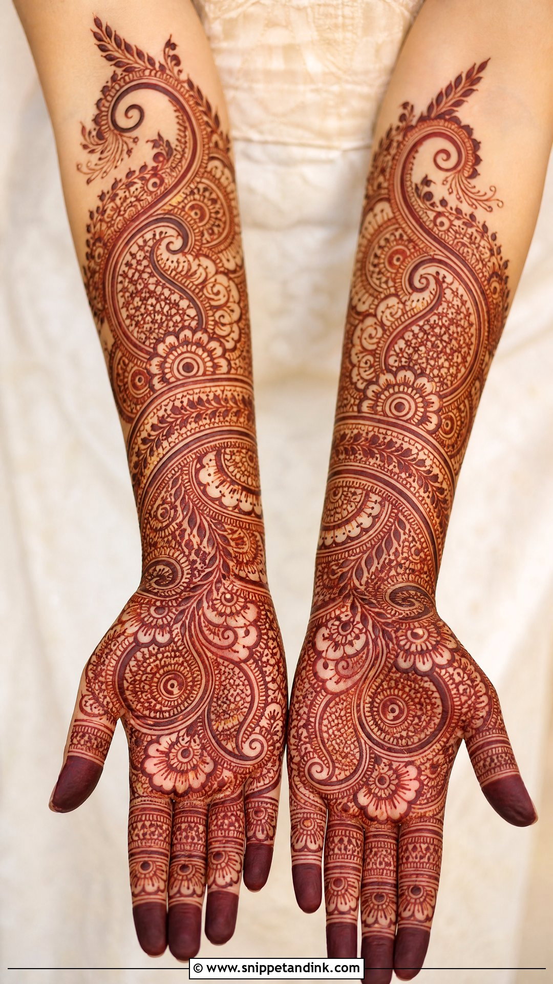 Bridal Mehndi Design With Paisley - Snippet and Ink - 20 Unique Bridal Mehndi Mehandi Designs for Hands