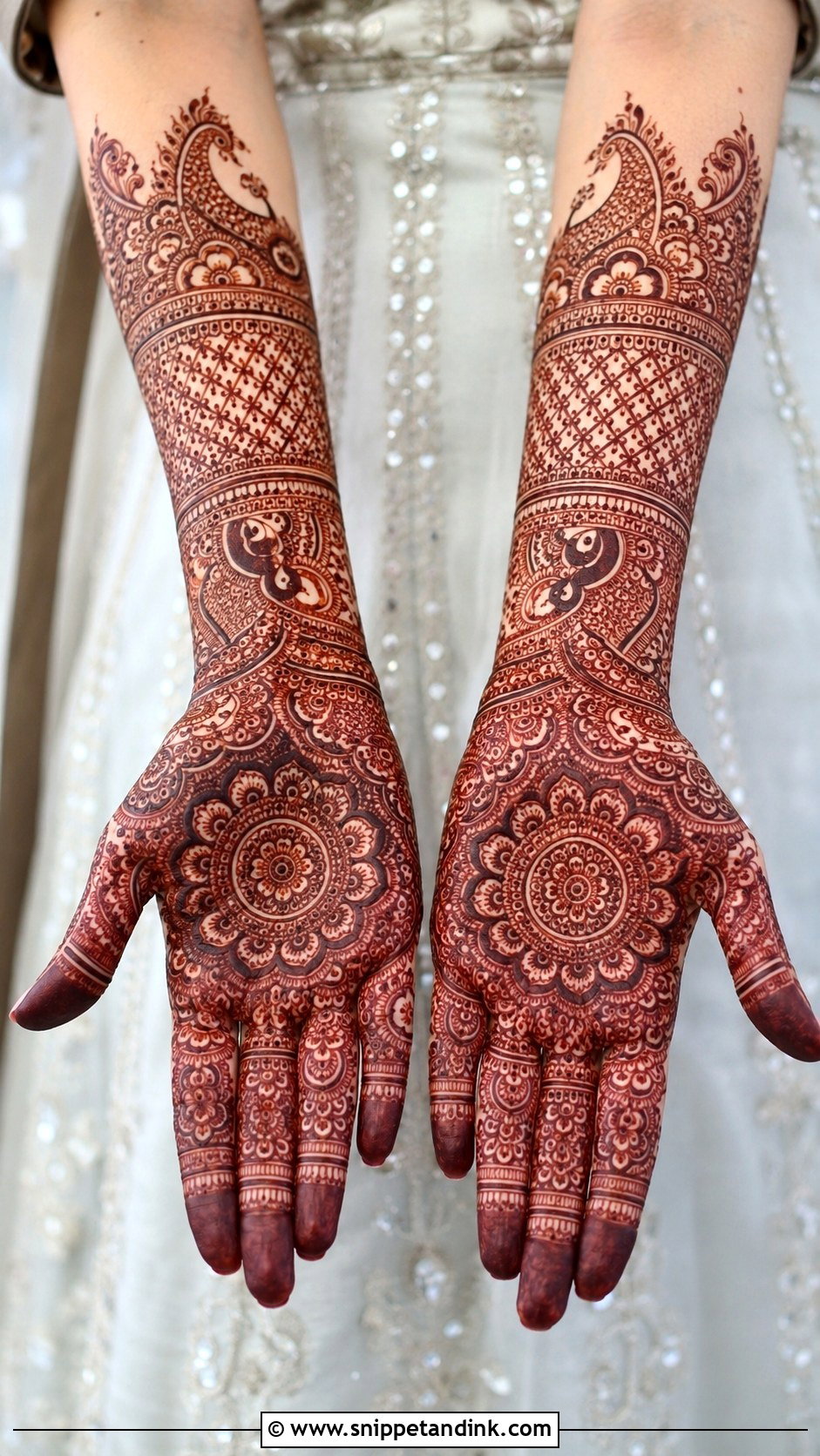 Bridal Round Mehndi Design For Full Hand - Snippet and Ink - 35 Round Mehndi Design Ideas