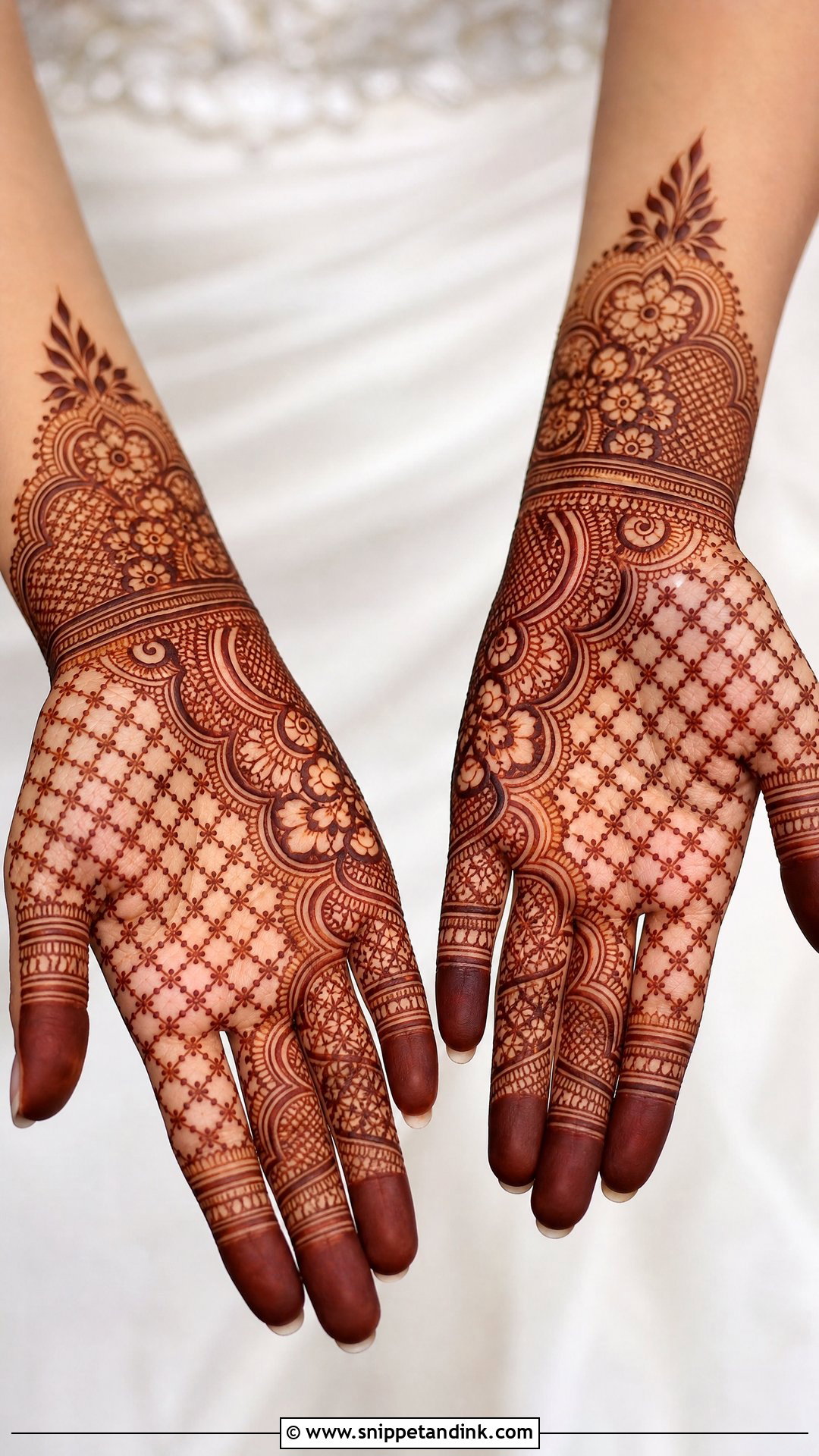 Bride Mother Jaali Mehndi Design - Snippet and Ink - 20 Bride Mother Mehndi Designs