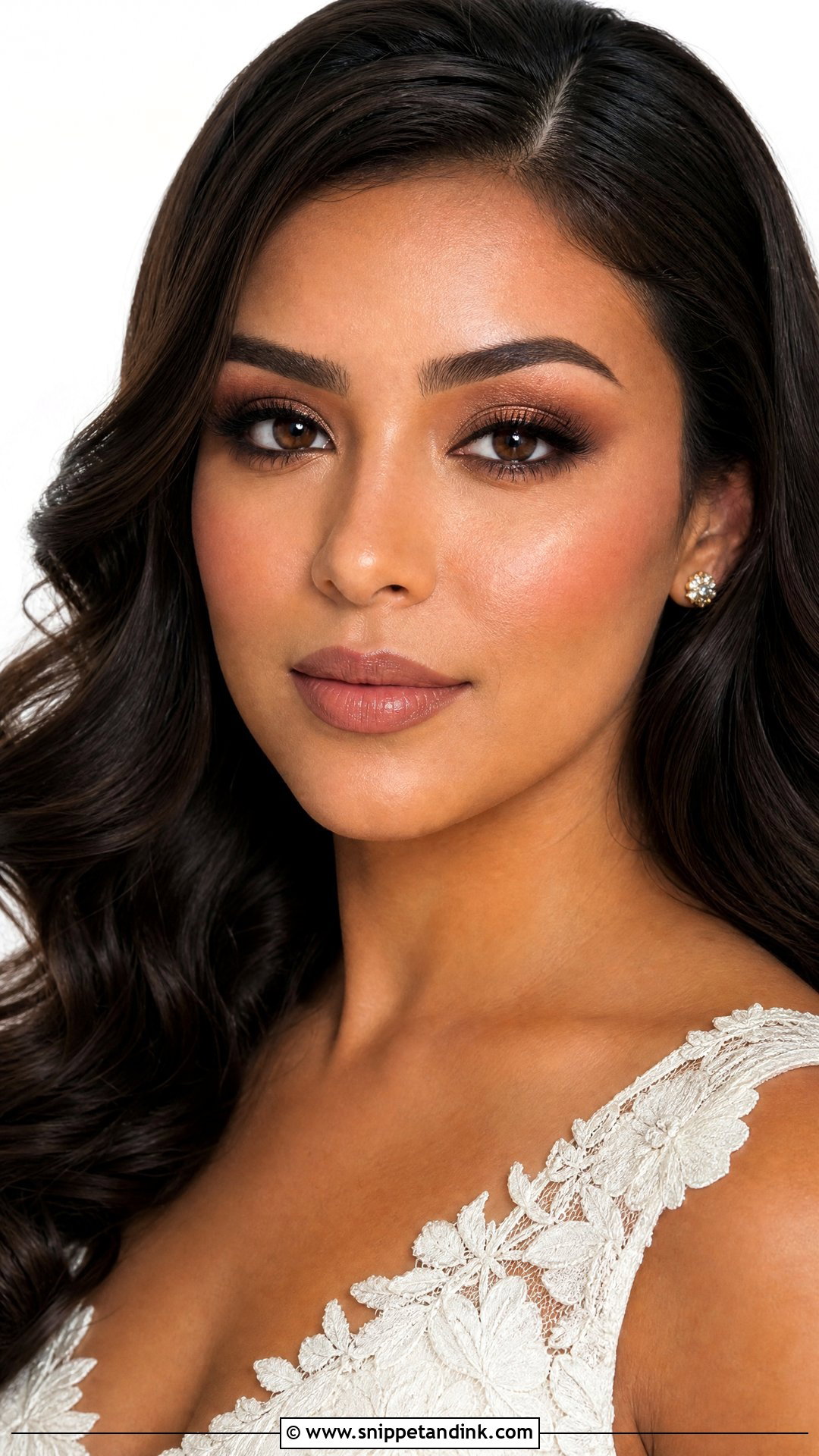 Brown Smokey Wedding Makeup - Snippet and Ink - 35 Wedding Makeup Ideas