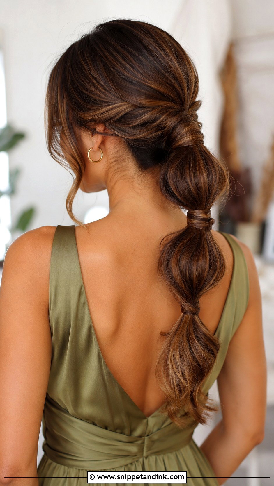 Bubble Ponytail Bridesmaid Hairstyle For Medium Hair - Snippet and Ink - 20 Bridesmaid Hairstyles Mid Length