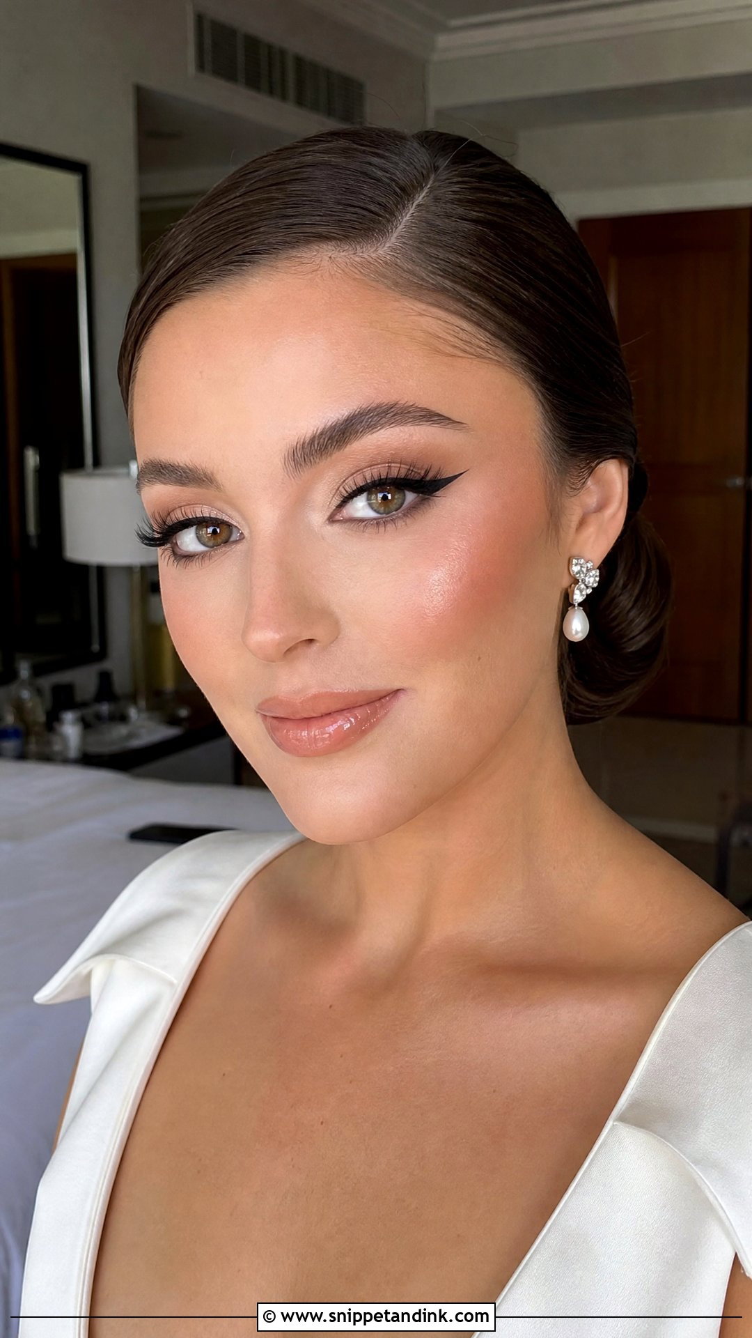 Cat Eye Glam Bride Makeup - Snippet and Ink - 35 Glam Bride Makeup Ideas
