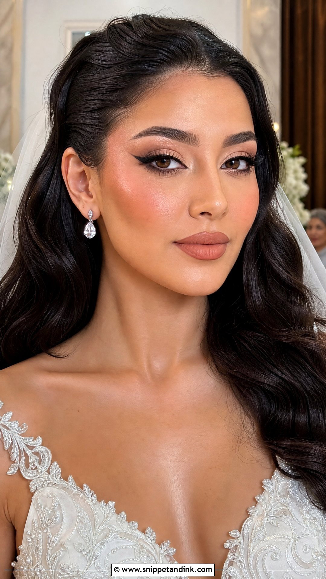 Cat Eye Wedding Makeup - Snippet and Ink - 20 Winged Eyeliner Wedding Makeup Ideas
