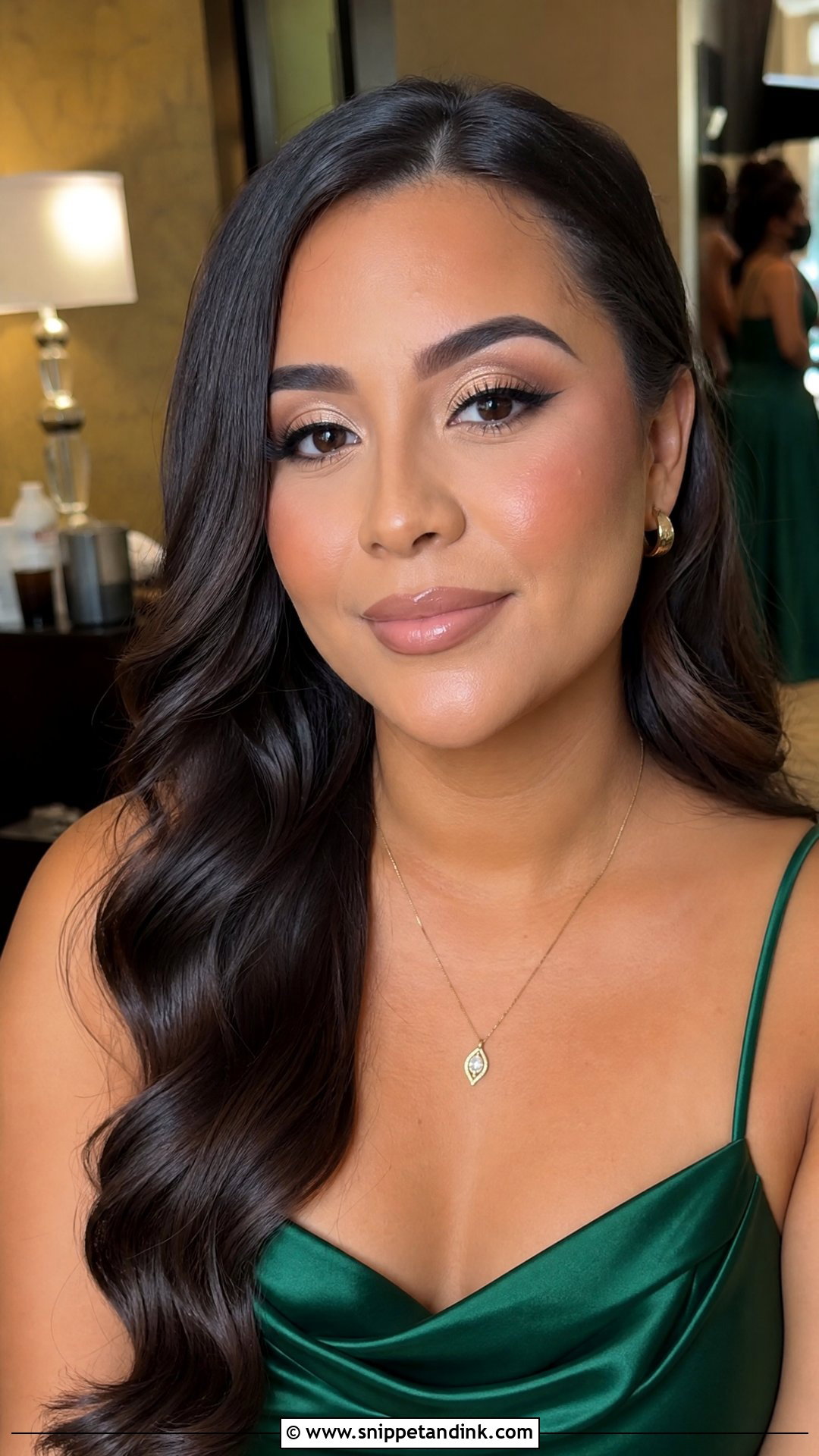 Champagne Bridesmaid Makeup - Snippet and Ink - 20 Bridal Party Bridesmaid Makeup Make Up Ideas