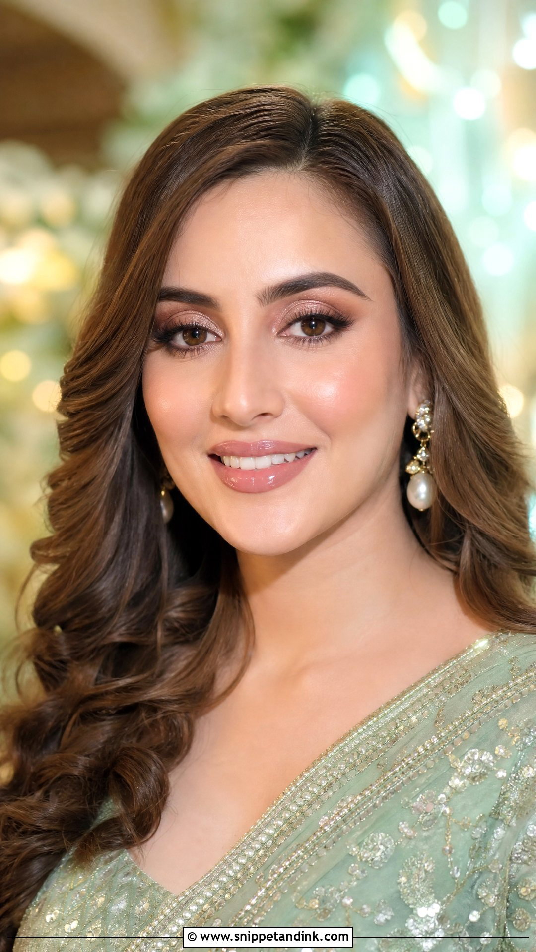 Champagne Eye Party Makeup - Snippet and Ink - 25 Party Makeup for Indian Wedding Ideas