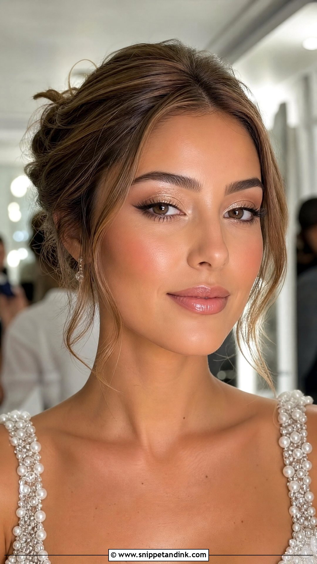 Champagne Eye Wedding Makeup For Olive Skin - Snippet and Ink - 20 Wedding Makeup Olive Skin Ideas