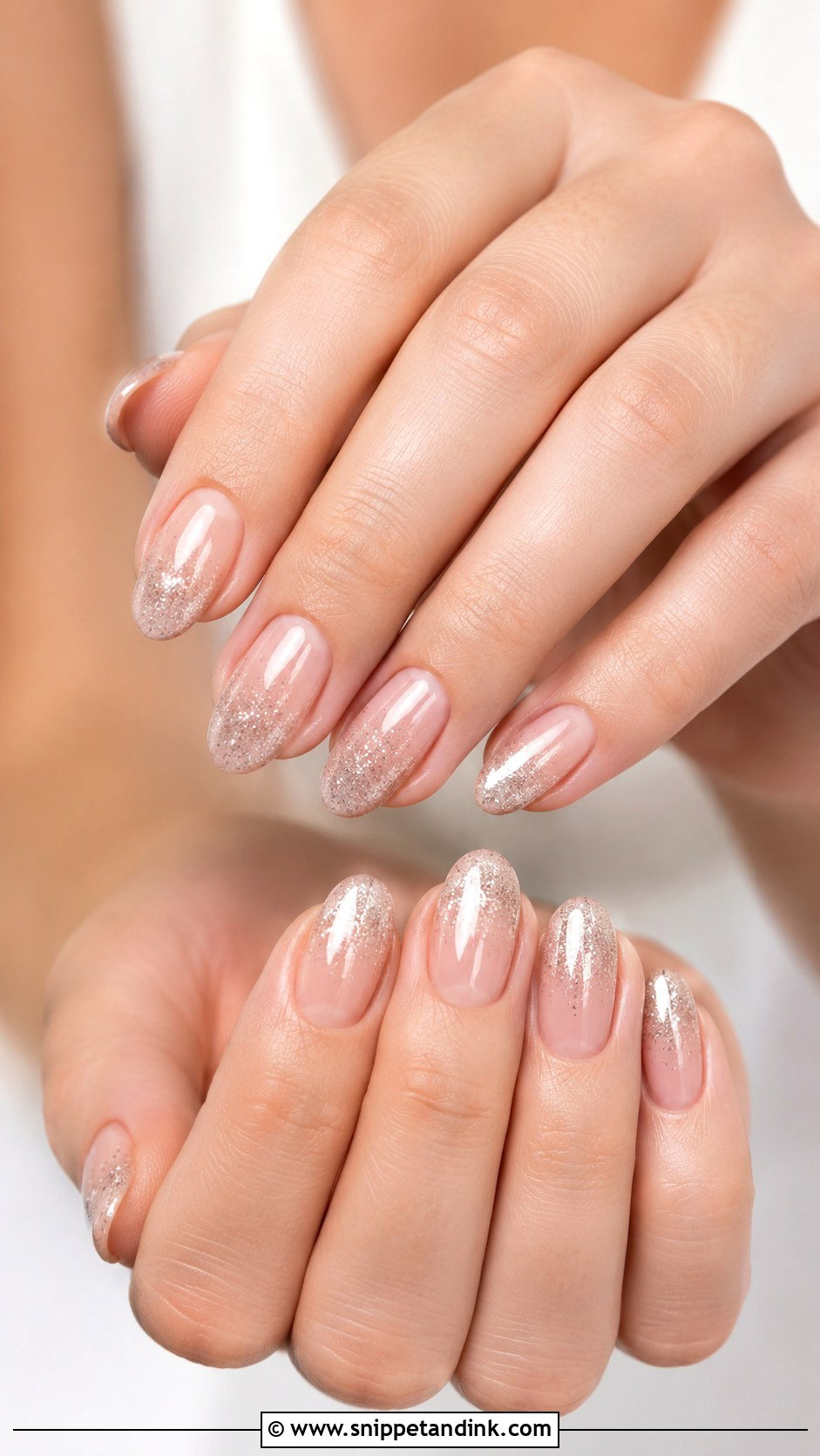 Champagne Glitter Bridesmaid Nails - Snippet and Ink - 20 Summer Bridesmaid Nails