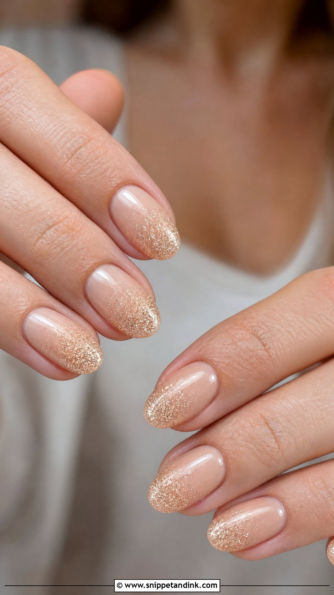 Champagne Glitter Bridesmaid Nails - Snippet and Ink - 25 Nails for Wedding Bridesmaid