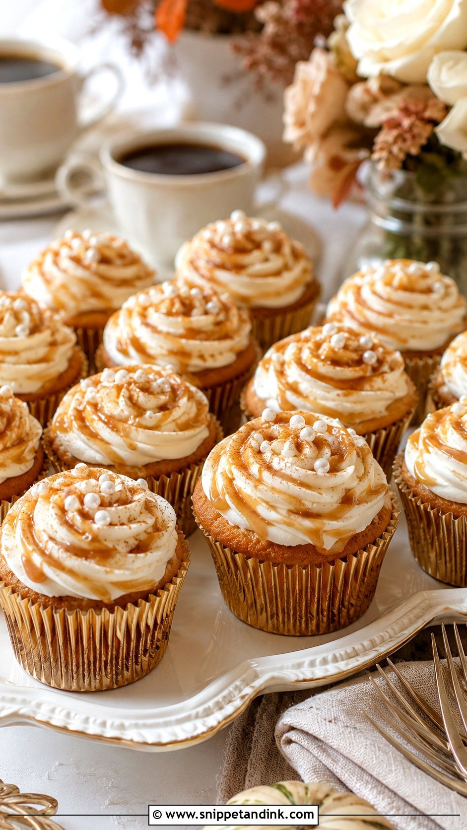 Cinnamon Roll Wedding Cupcakes - Snippet and Ink - 20 Fall Wedding Cupcake Ideas
