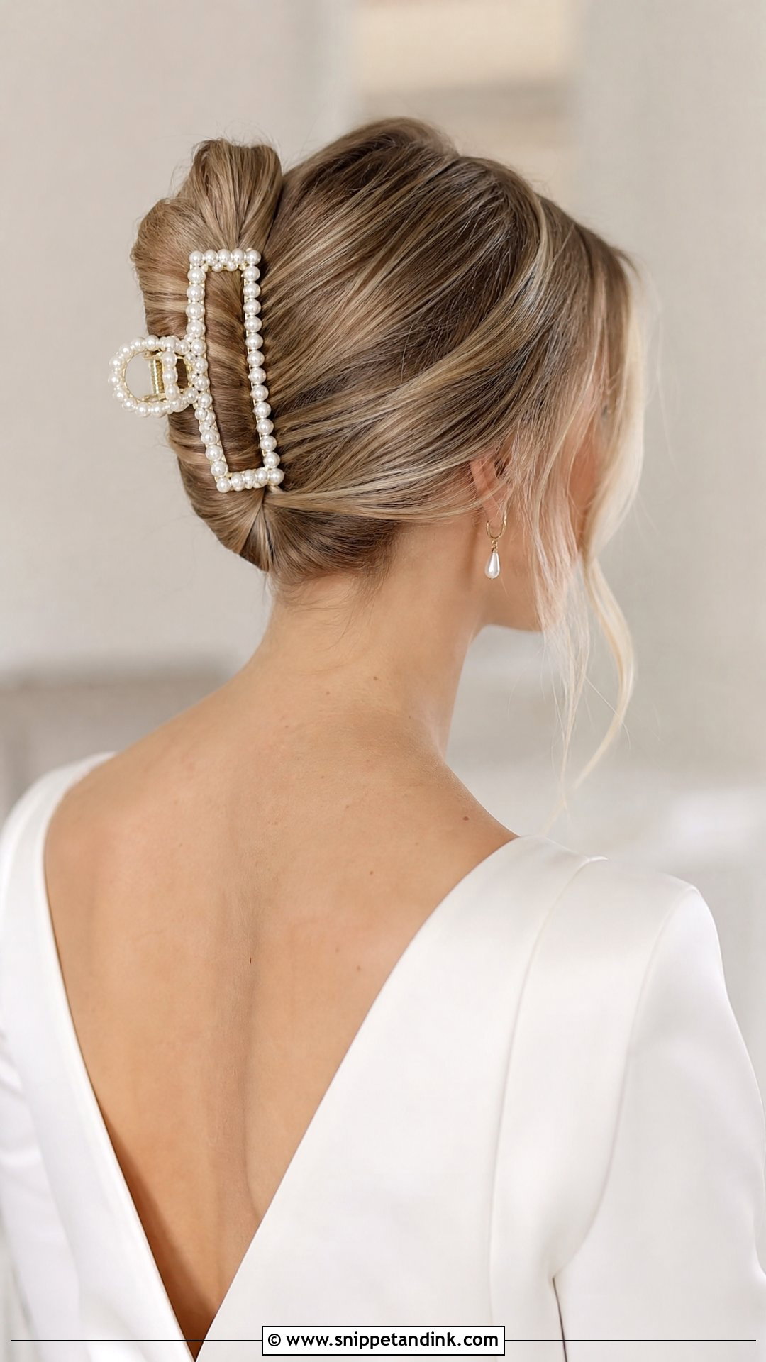 Claw Clip Bridal Hairstyle For Long Hair - Snippet and Ink - 15 Easy Bridal Hairstyles for Long Hair