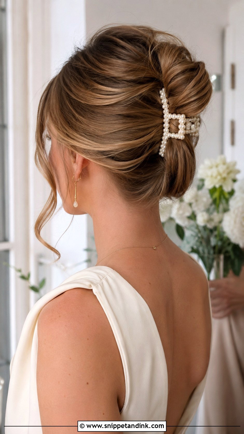 Claw Clip Bridesmaid Hair - Snippet and Ink - 30 Bridesmaid Hair Styles