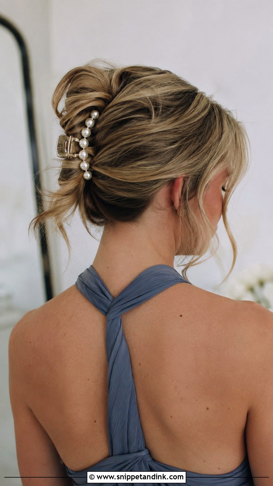 Claw Clip Bridesmaid Hairstyle - Snippet and Ink - 30 Bridesmaid Hairstyles for Long Hair