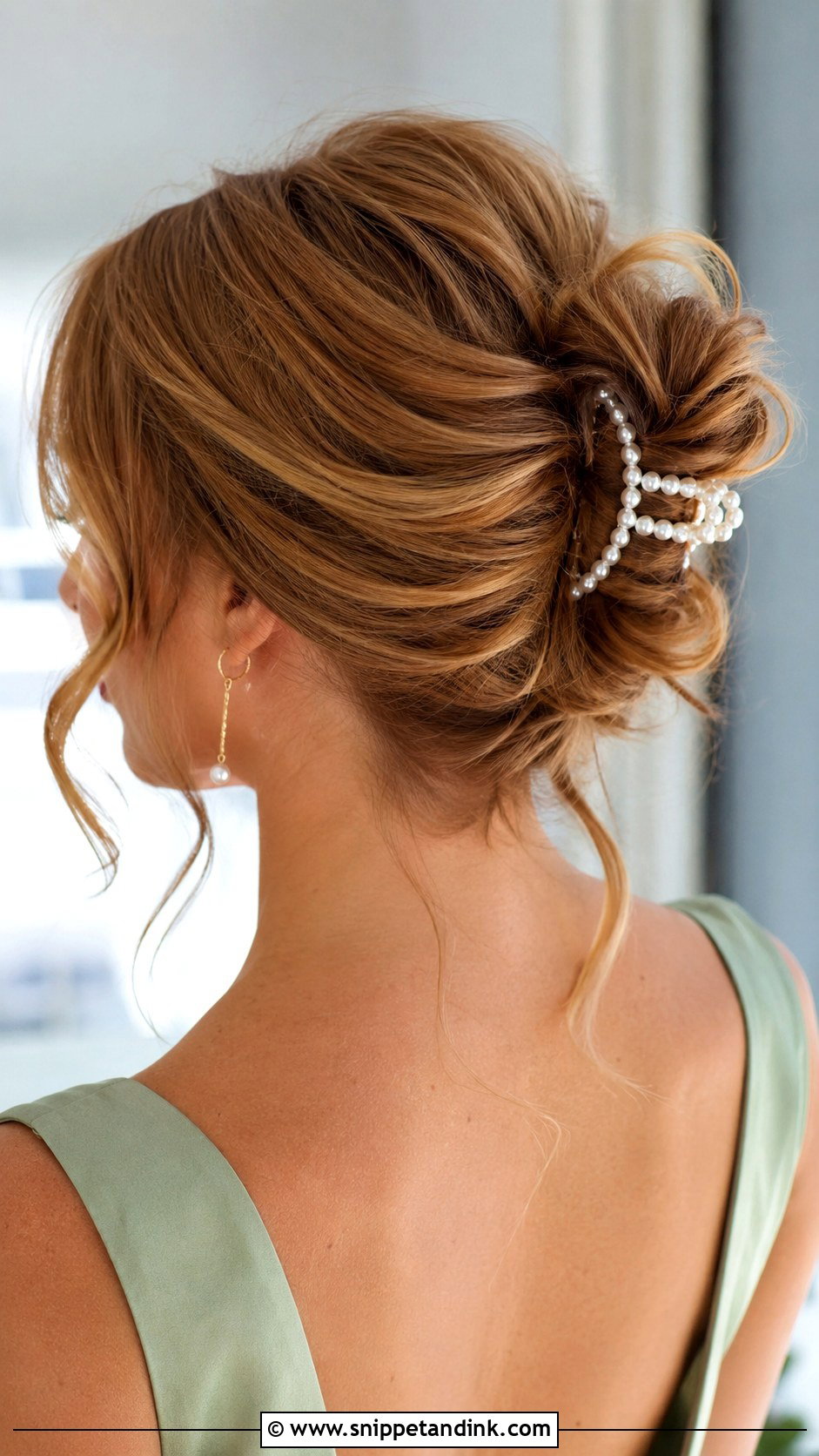 Claw Clip Updo Wedding Guest Hairstyle - Snippet and Ink - 15 Hairstyle for Wedding Guests Ideas
